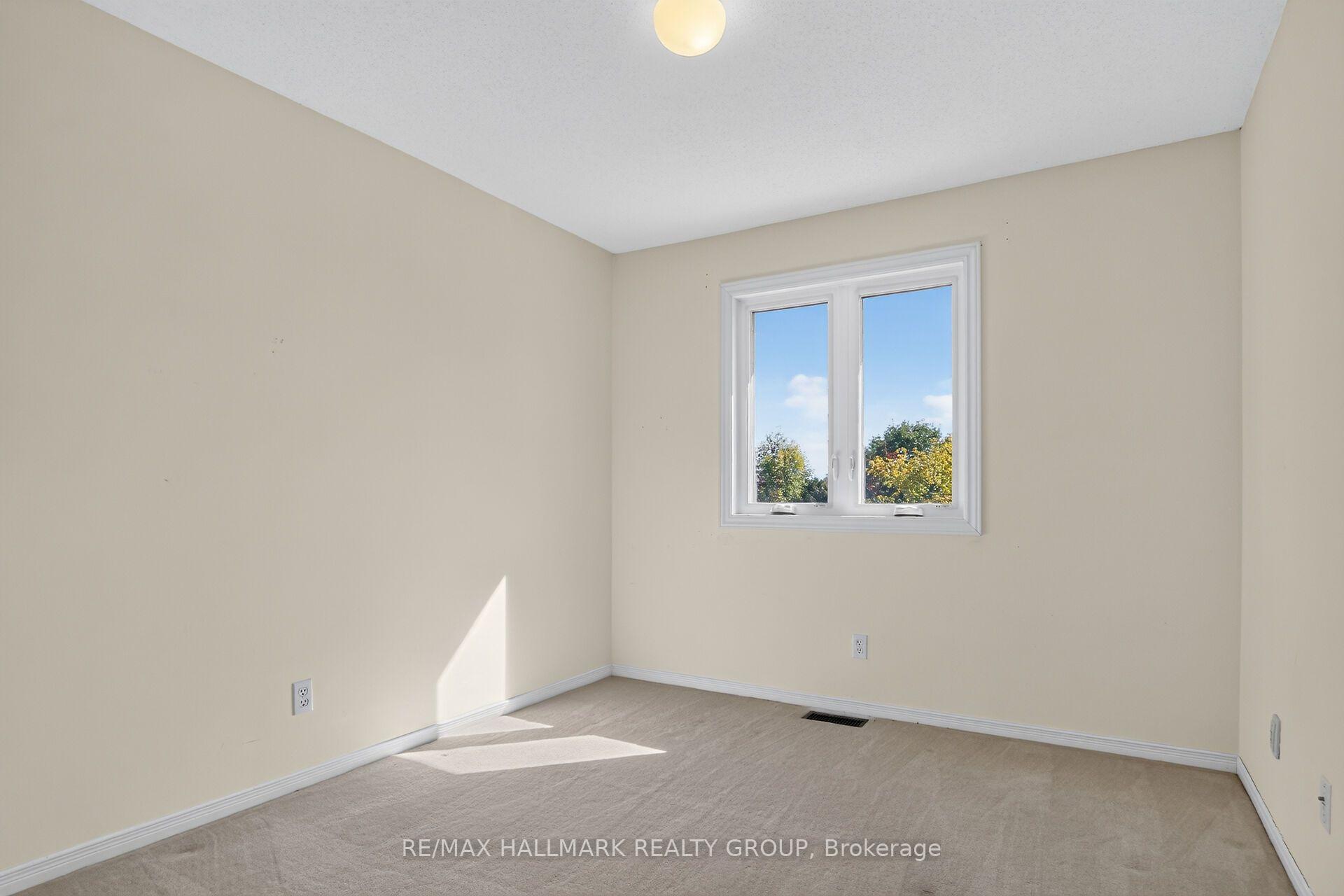 Photo 36 of 93 Banchory Crescent, Ottawa, Kanata - Morgan's Grant/South March — HOMEH