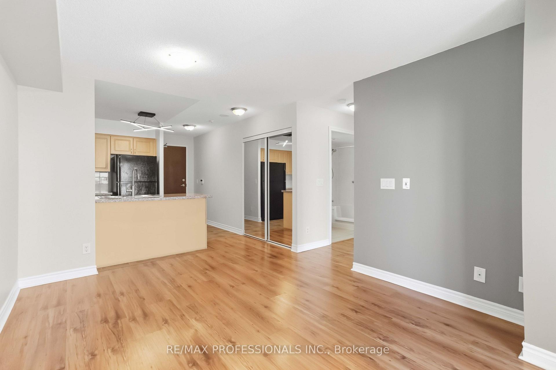 Photo 1 of Unit 701, 5 Michael Power Place, Etobicoke, Islington-City Centre West — HOMEH