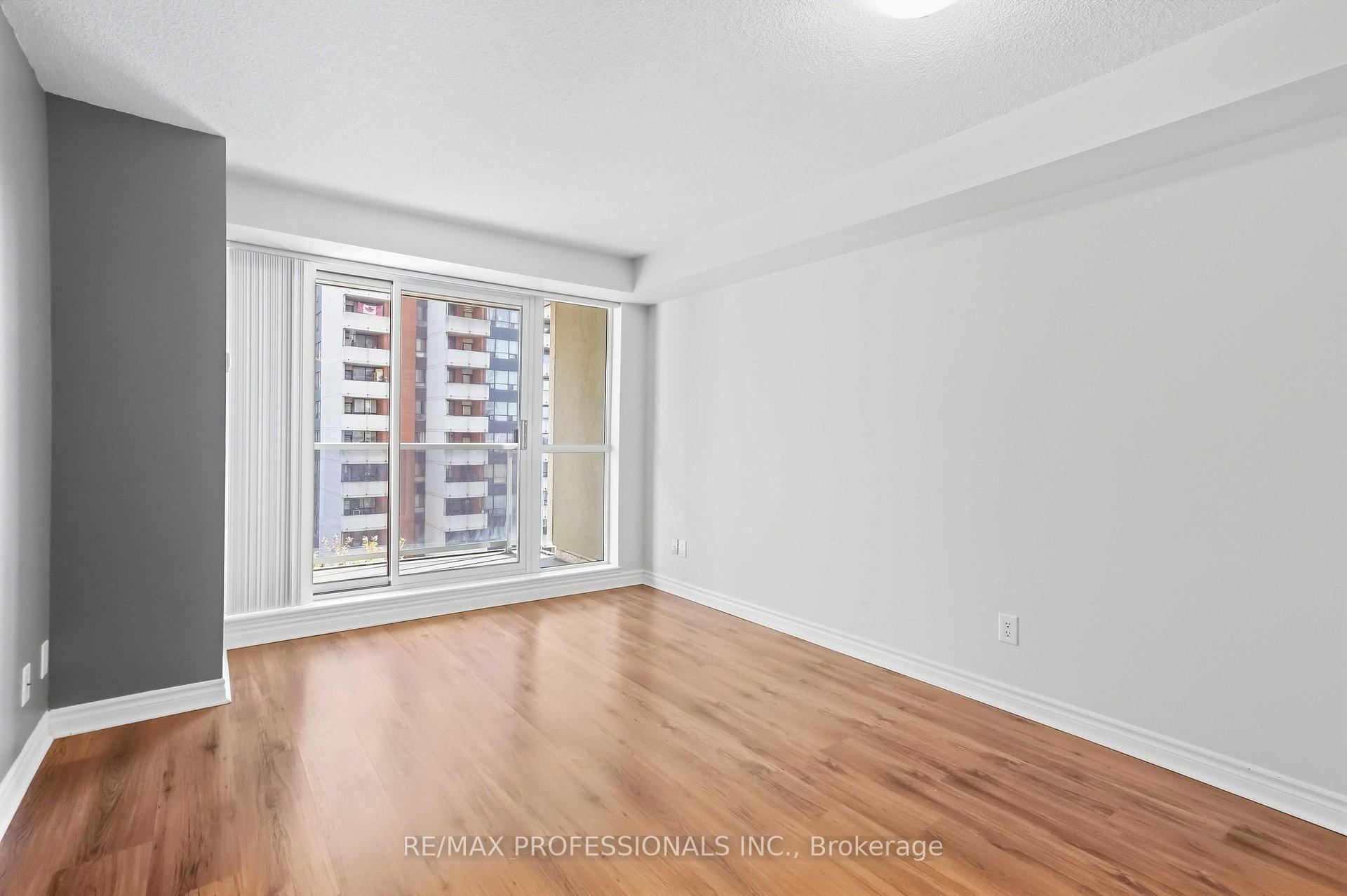 Photo 5 of Unit 701, 5 Michael Power Place, Etobicoke, Islington-City Centre West — HOMEH
