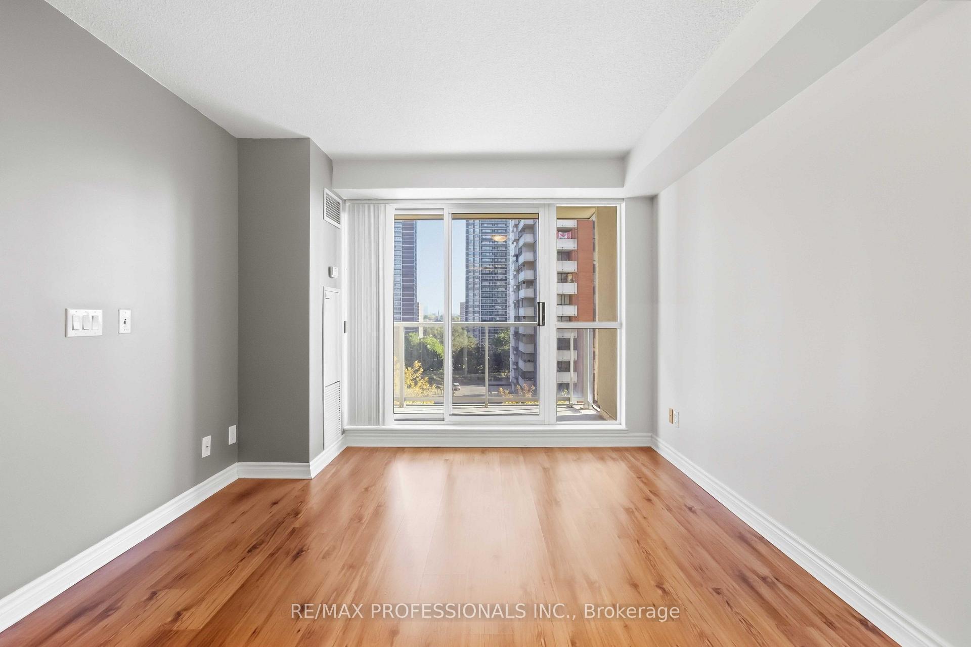 Photo 6 of Unit 701, 5 Michael Power Place, Etobicoke, Islington-City Centre West — HOMEH