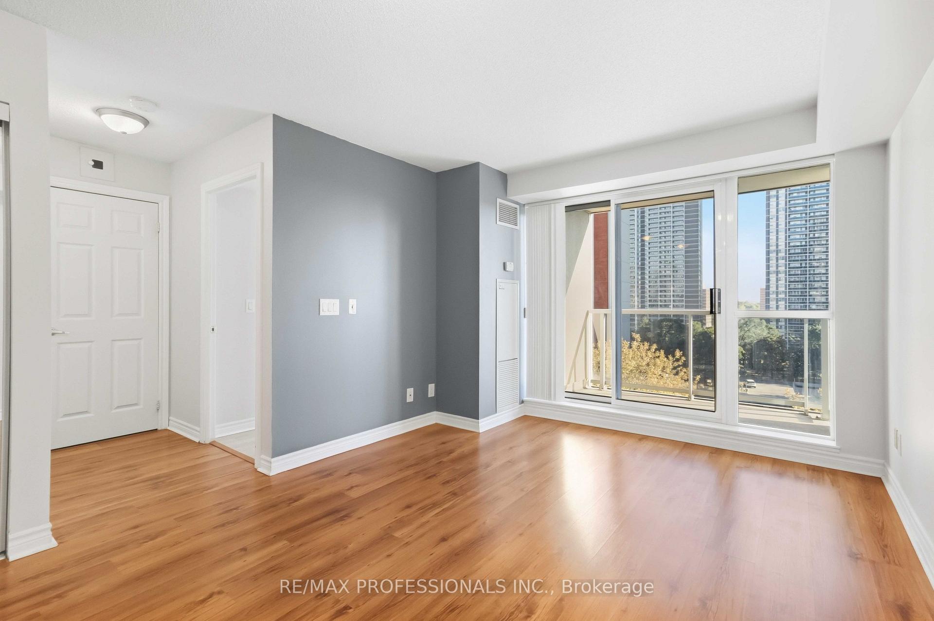 Photo 7 of Unit 701, 5 Michael Power Place, Etobicoke, Islington-City Centre West — HOMEH