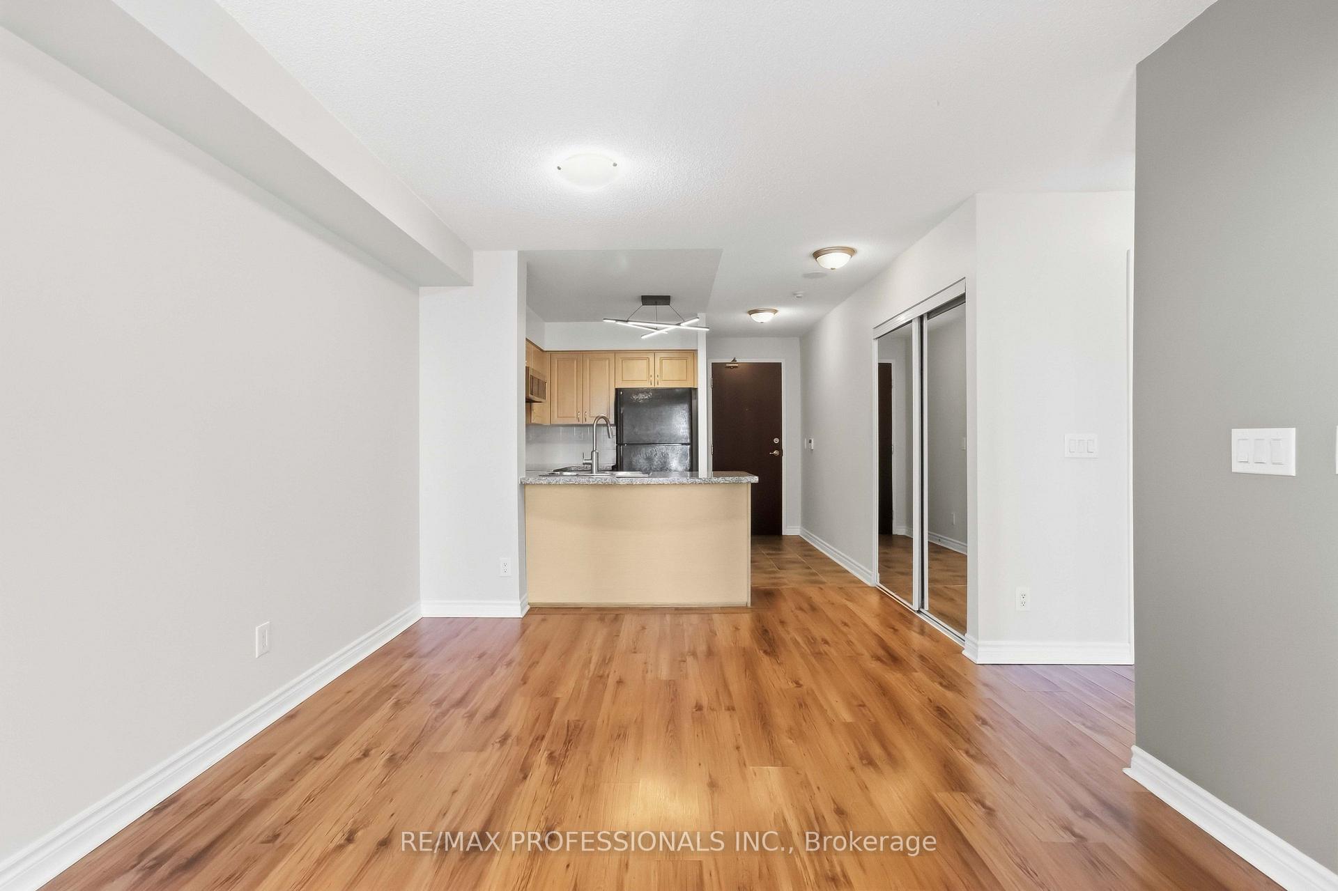 Photo 8 of Unit 701, 5 Michael Power Place, Etobicoke, Islington-City Centre West — HOMEH