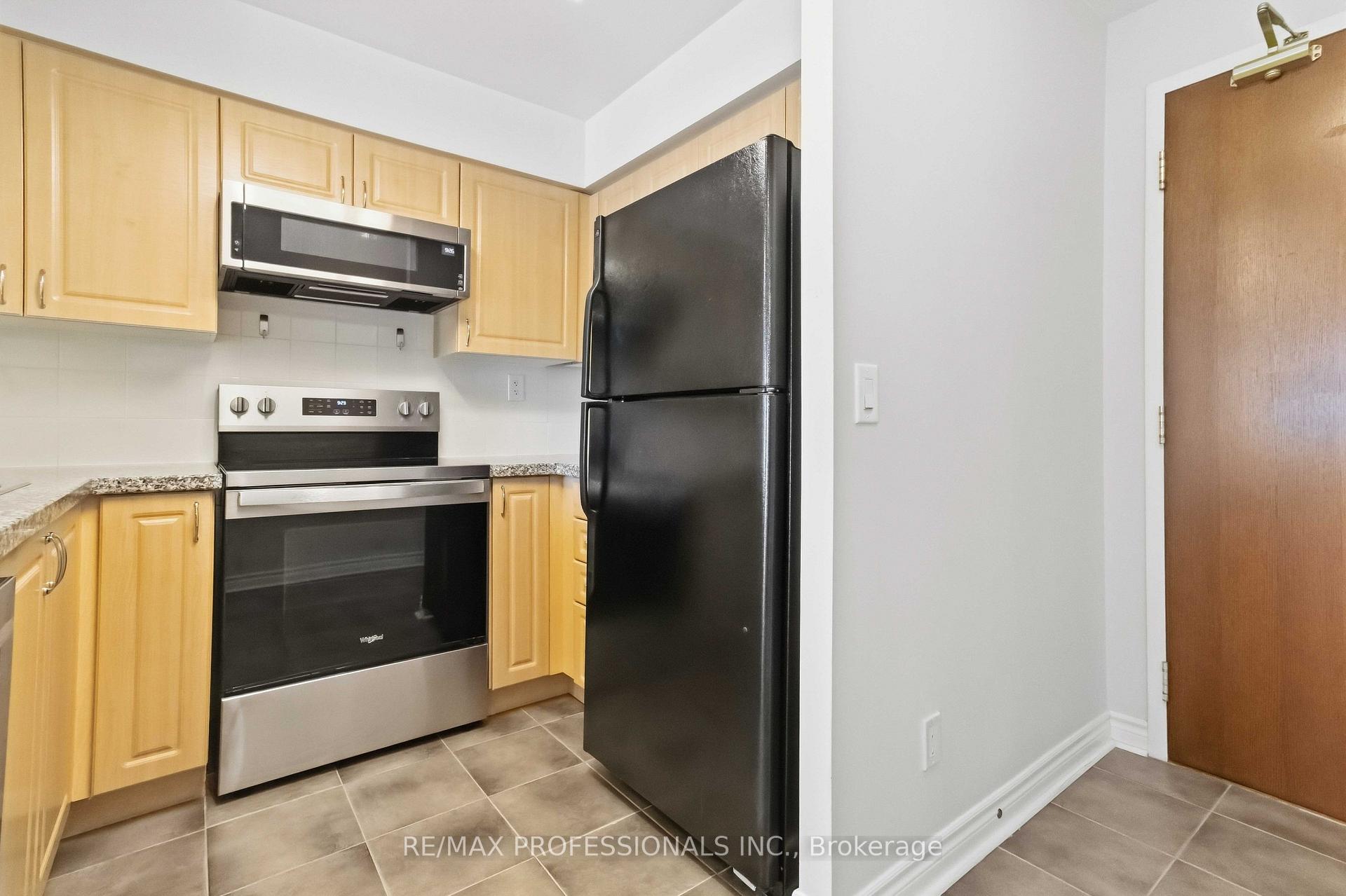 Photo 13 of Unit 701, 5 Michael Power Place, Etobicoke, Islington-City Centre West — HOMEH