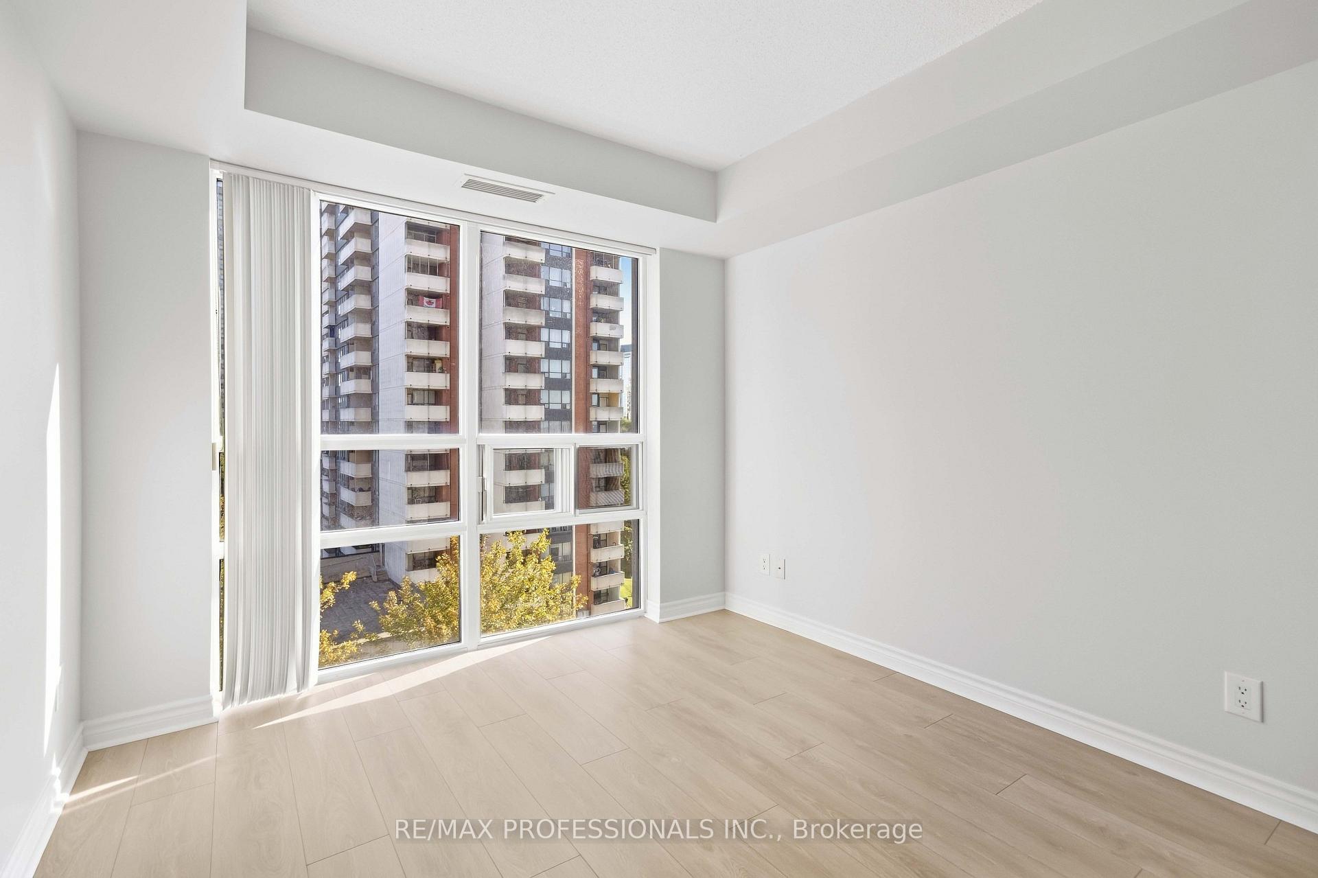 Photo 18 of Unit 701, 5 Michael Power Place, Etobicoke, Islington-City Centre West — HOMEH