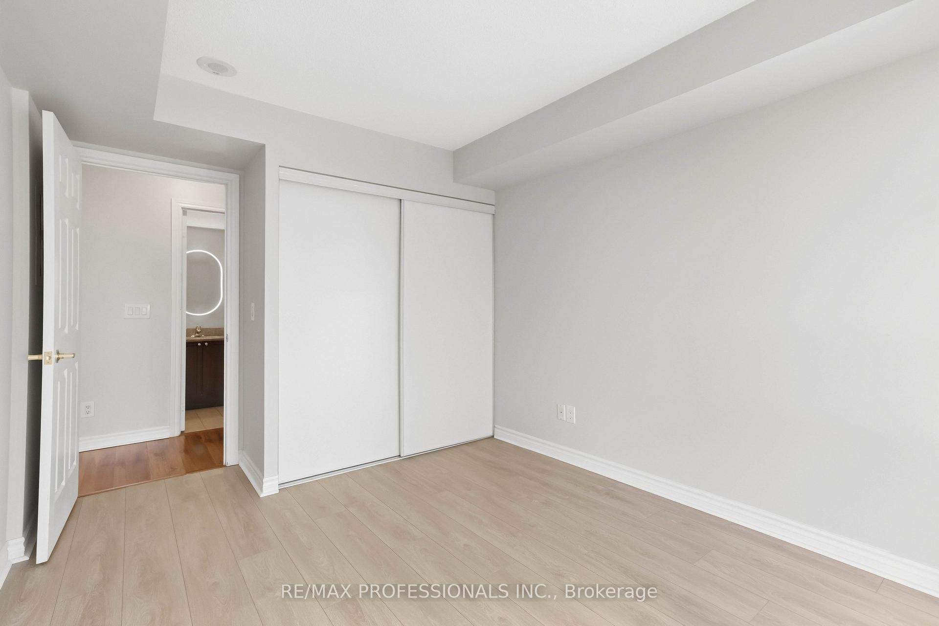 Photo 21 of Unit 701, 5 Michael Power Place, Etobicoke, Islington-City Centre West — HOMEH