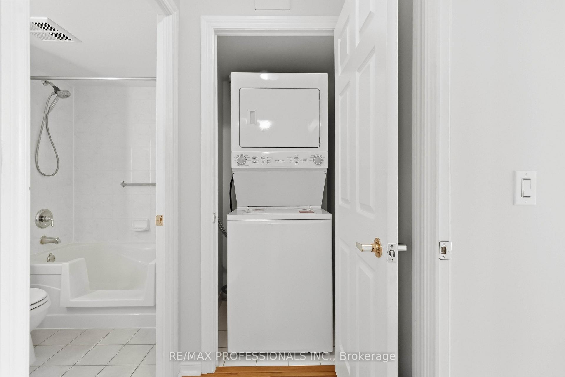 Photo 23 of Unit 701, 5 Michael Power Place, Etobicoke, Islington-City Centre West — HOMEH