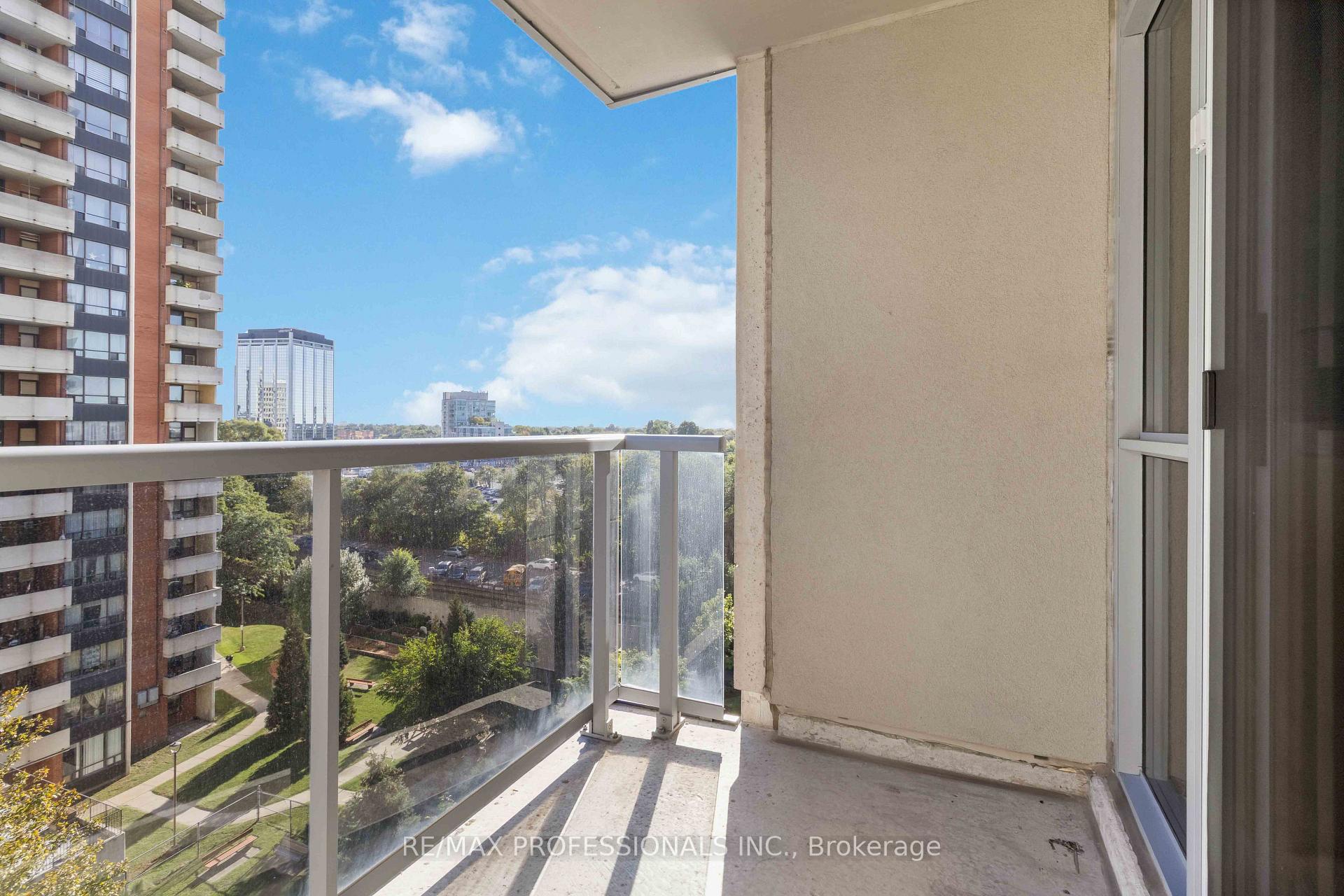 Photo 25 of Unit 701, 5 Michael Power Place, Etobicoke, Islington-City Centre West — HOMEH
