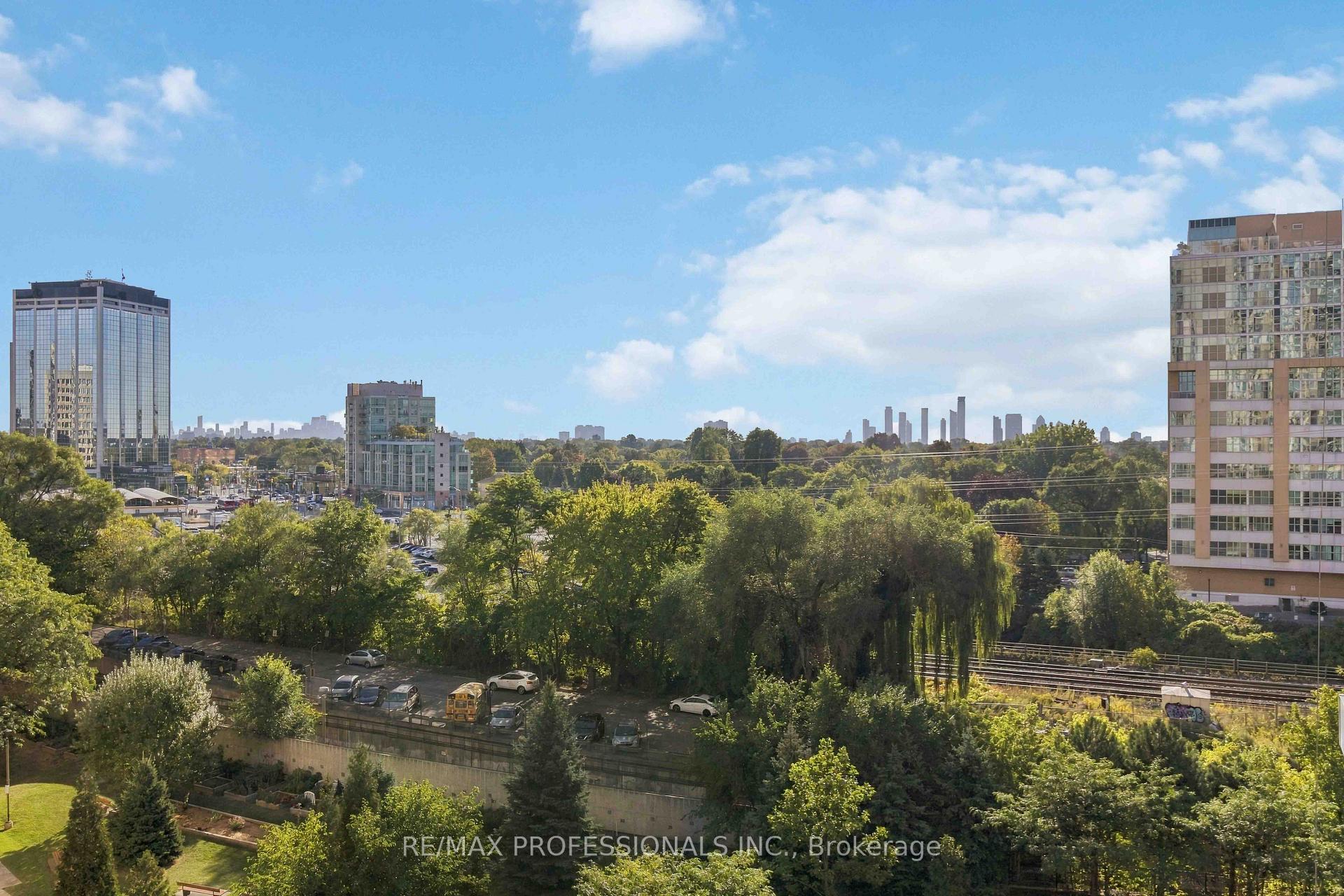 Photo 26 of Unit 701, 5 Michael Power Place, Etobicoke, Islington-City Centre West — HOMEH