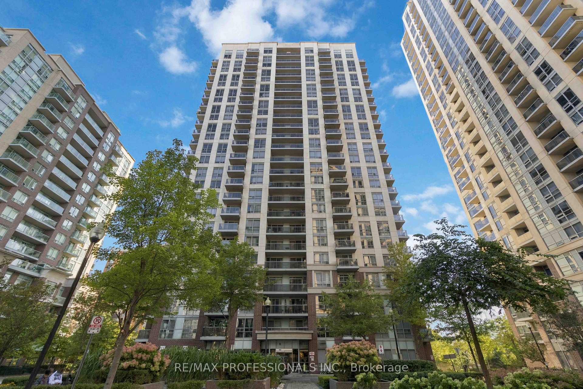 Photo 27 of Unit 701, 5 Michael Power Place, Etobicoke, Islington-City Centre West — HOMEH