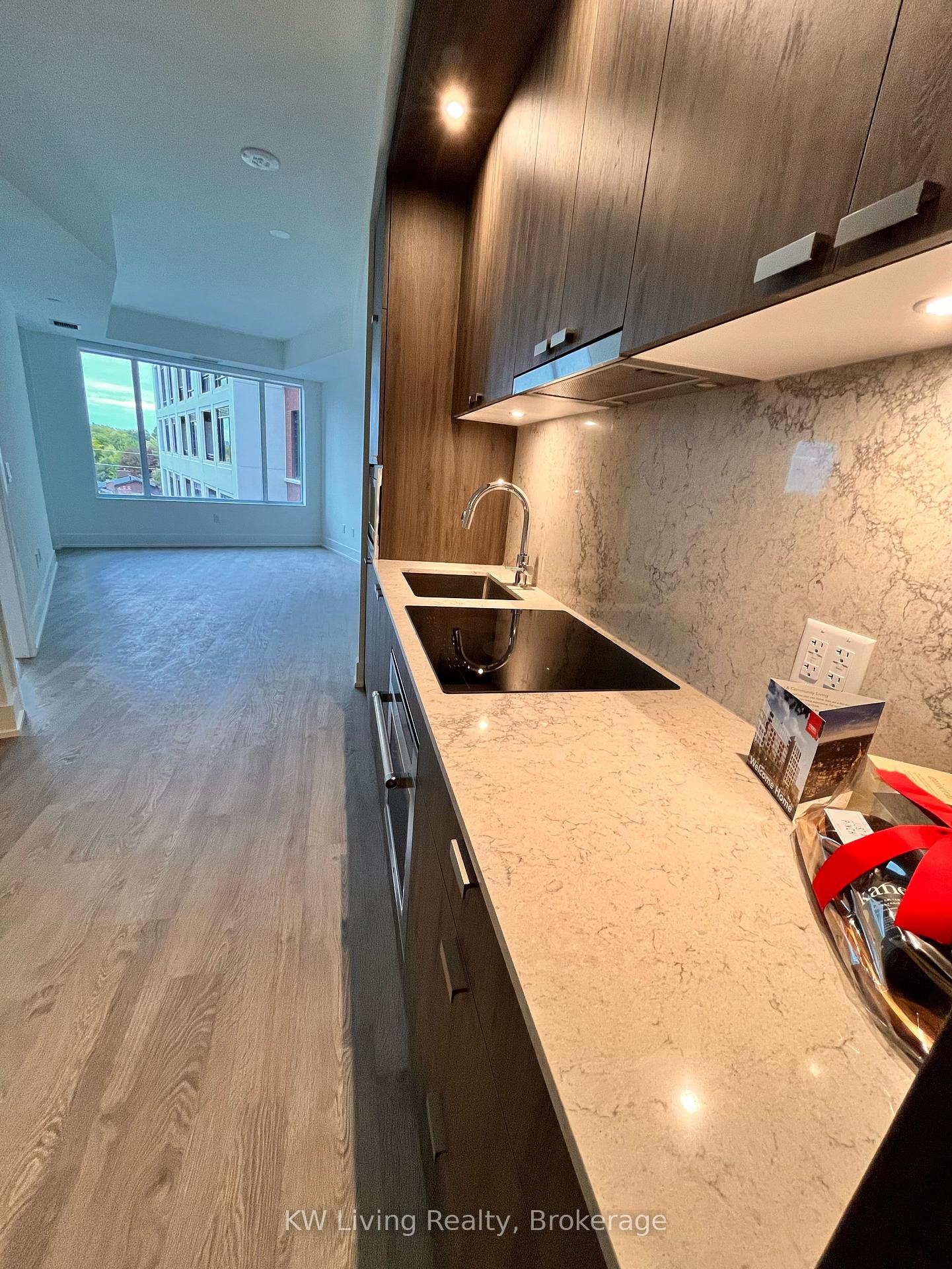 Photo 16 of Unit 430, 259 The Kingsway, Etobicoke, Edenbridge-Humber Valley — HOMEH