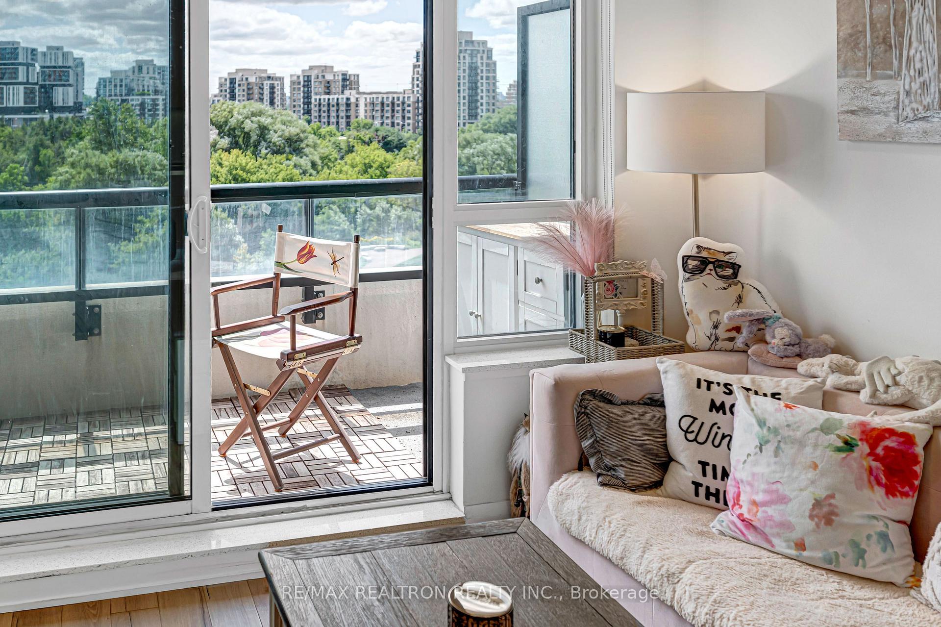 Photo 4 of Unit 715, 15 Water Walk Drive, Markham, Unionville — HOMEH