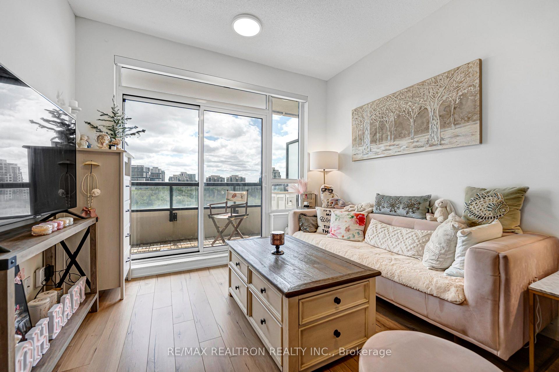 Photo 2 of Unit 715, 15 Water Walk Drive, Markham, Unionville — HOMEH