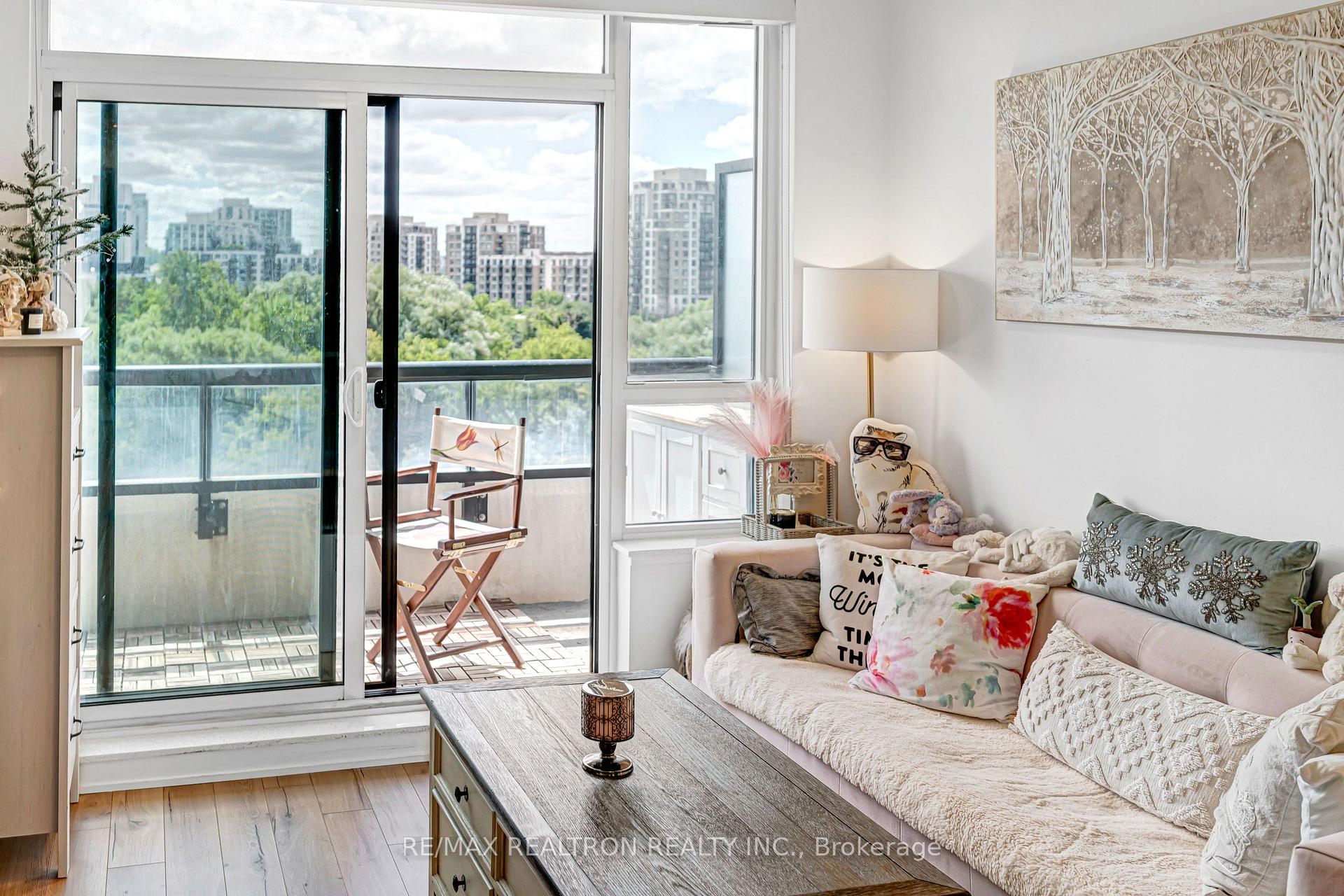 Photo 5 of Unit 715, 15 Water Walk Drive, Markham, Unionville — HOMEH