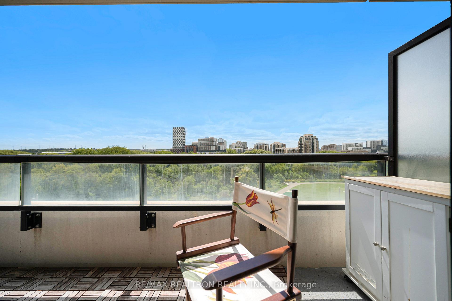 Photo 6 of Unit 715, 15 Water Walk Drive, Markham, Unionville — HOMEH