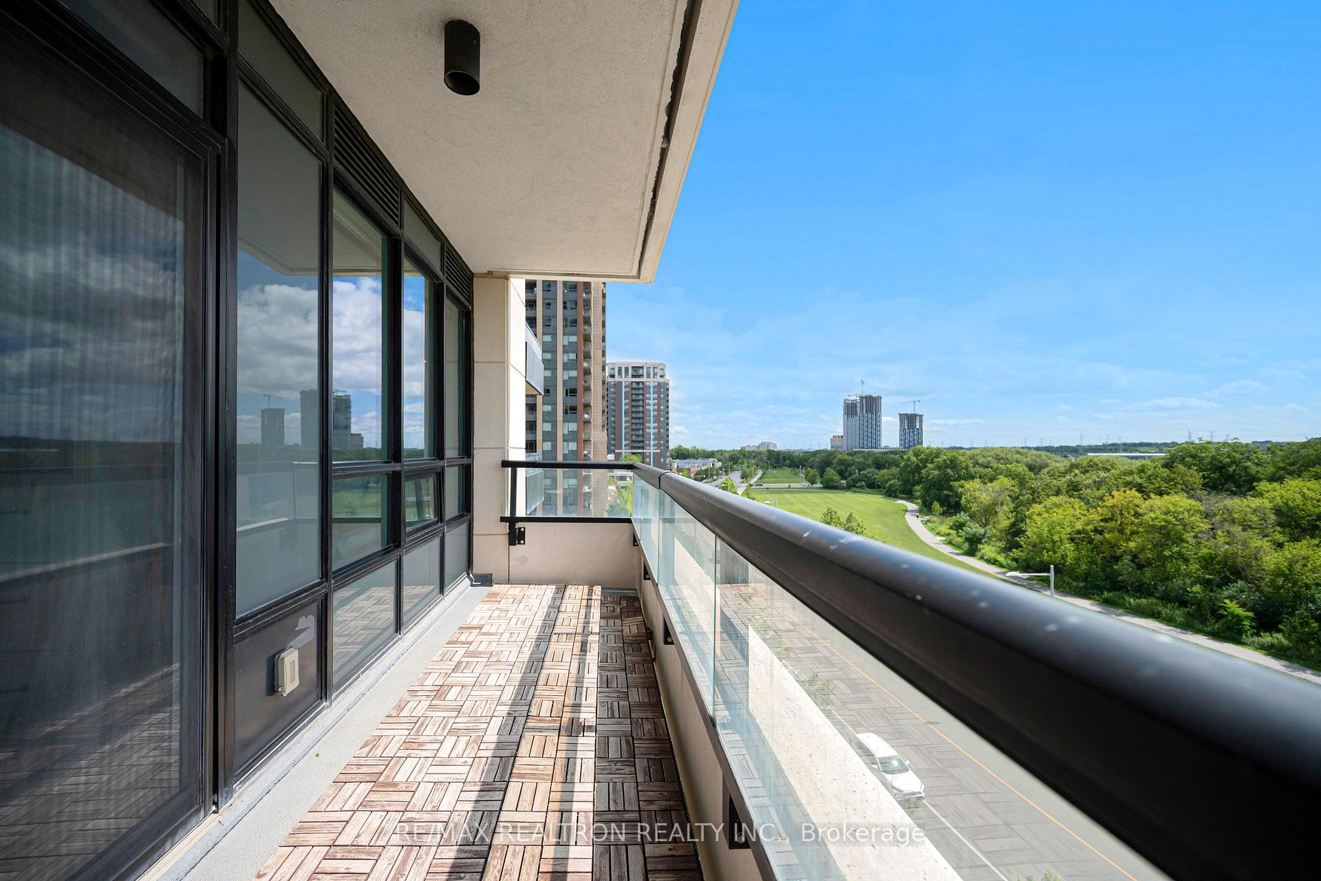 Photo 8 of Unit 715, 15 Water Walk Drive, Markham, Unionville — HOMEH