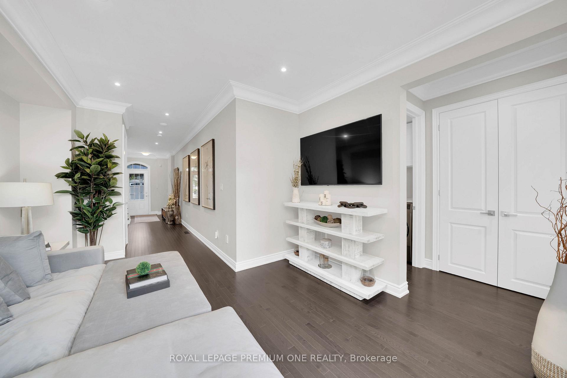 Photo 5 of 86 Glazebrook Drive, Vaughan, East Woodbridge — HOMEH