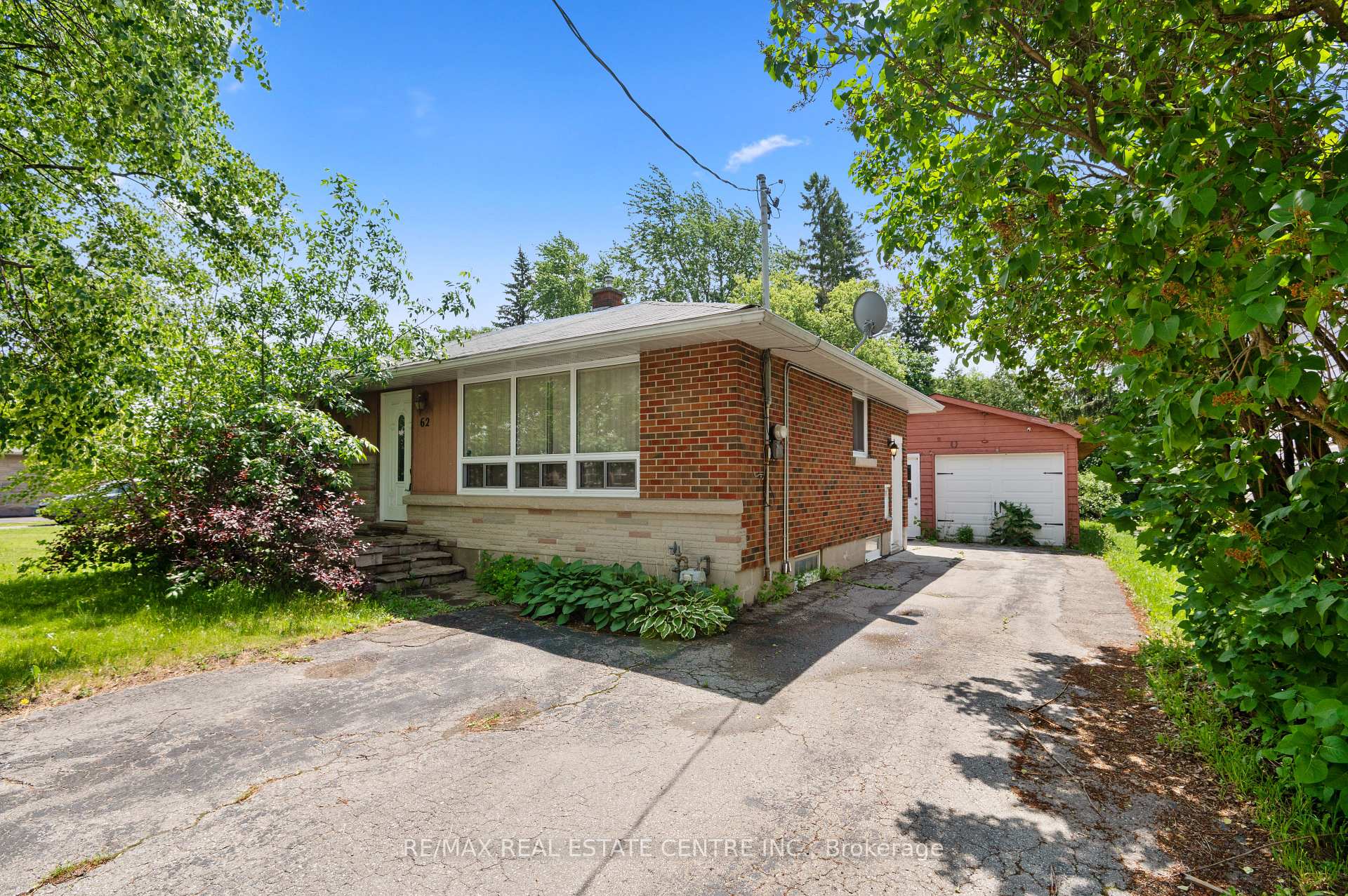 Photo 2 of 62 Elizabeth Street, Orangeville — HOMEH