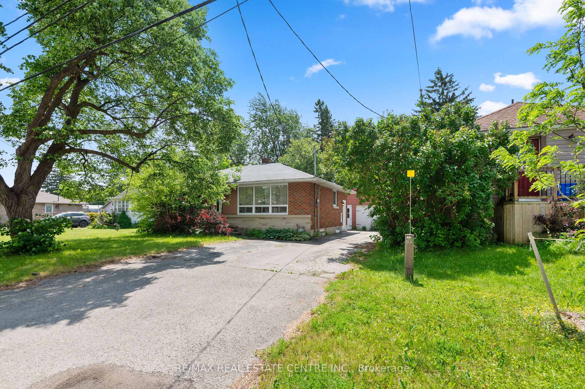 Photo 3 of 62 Elizabeth Street, Orangeville — HOMEH