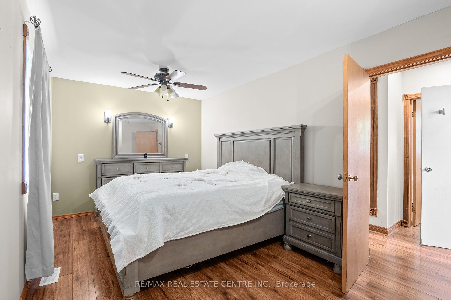 Photo 23 of 62 Elizabeth Street, Orangeville — HOMEH