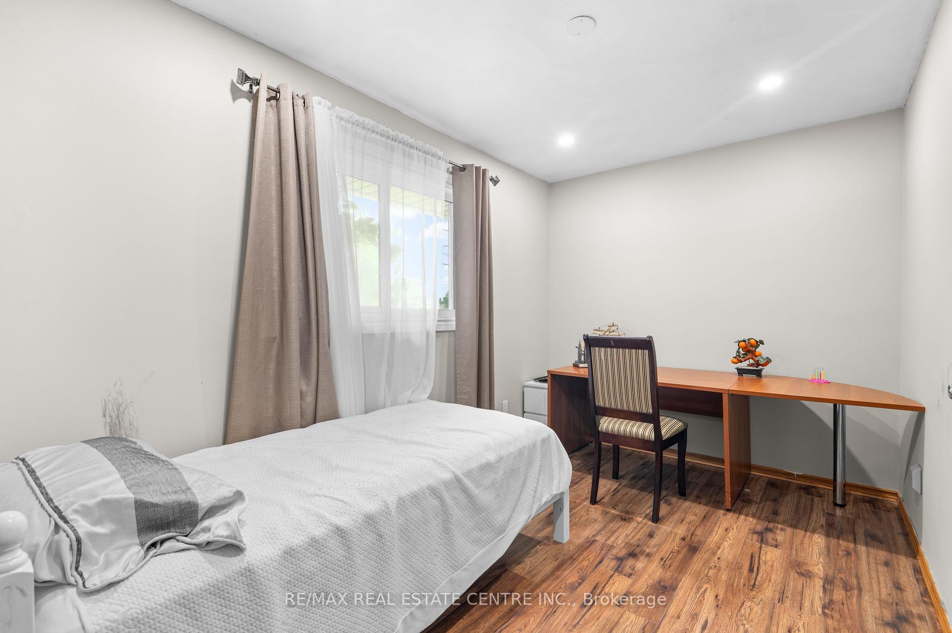 Photo 27 of 62 Elizabeth Street, Orangeville — HOMEH