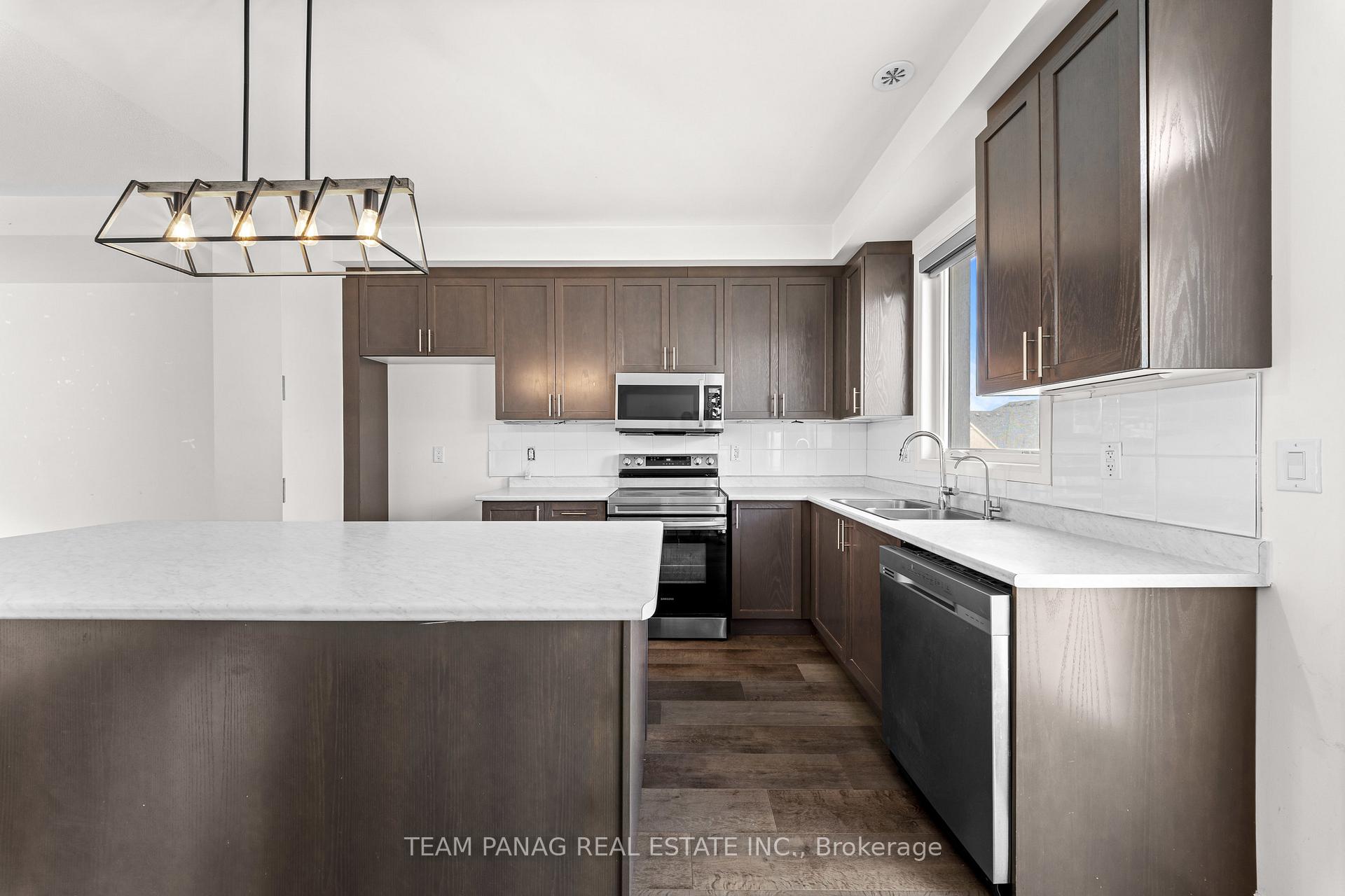 Photo 17 of 65 Totten Trail, New Tecumseth, Tottenham — HOMEH