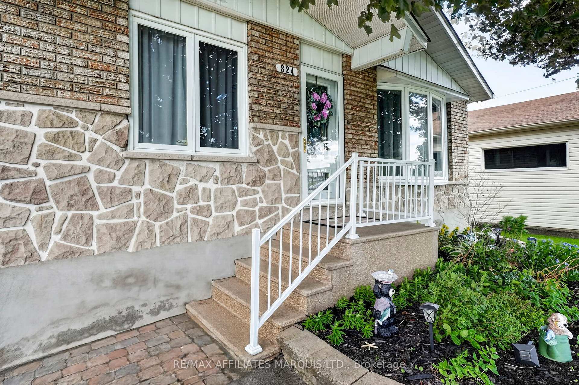 Photo 3 of 824 Alice Street, Cornwall, Cornwall — HOMEH