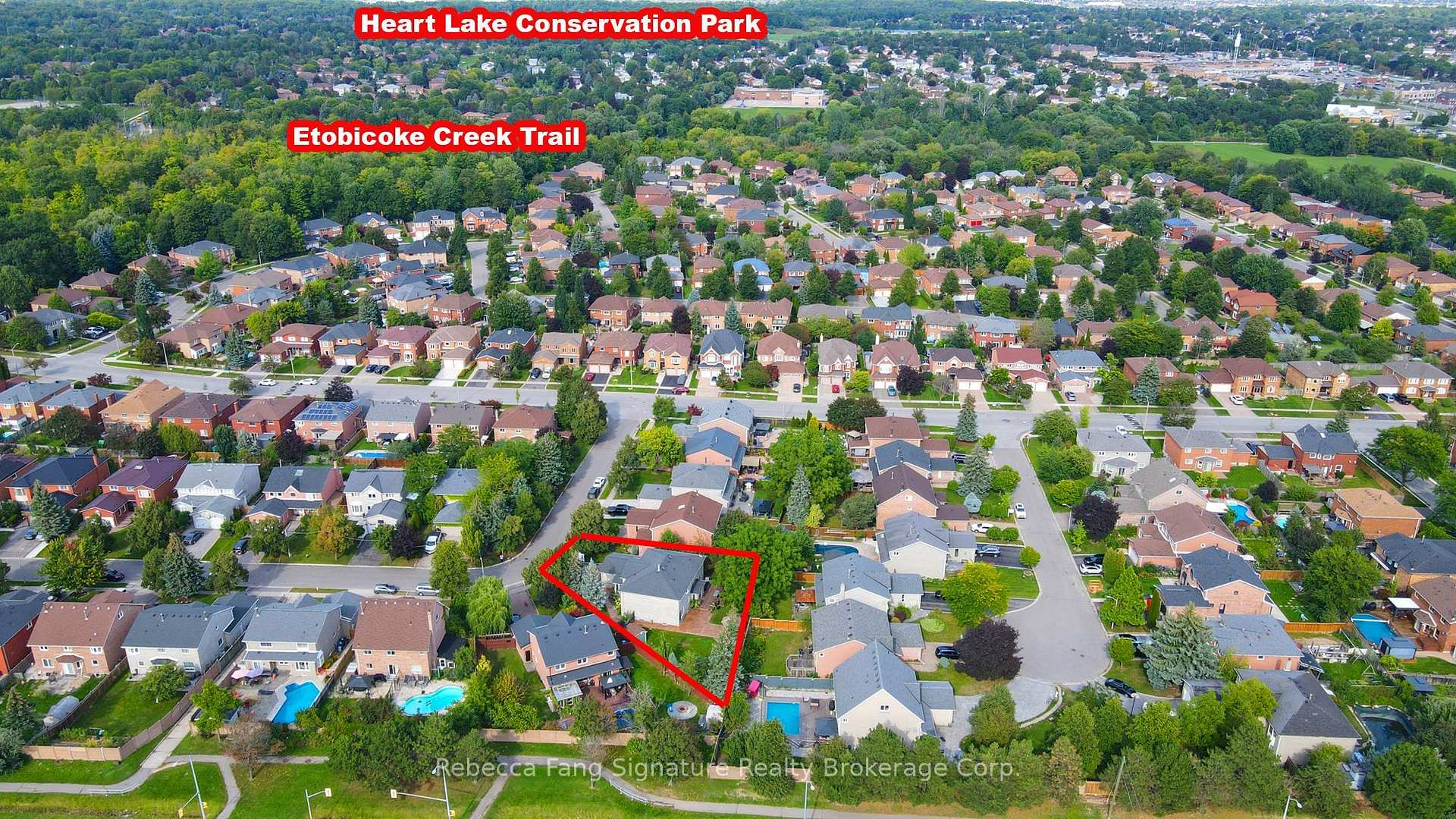 Photo 2 of 10 Settler Court, Brampton, Heart Lake West — HOMEH