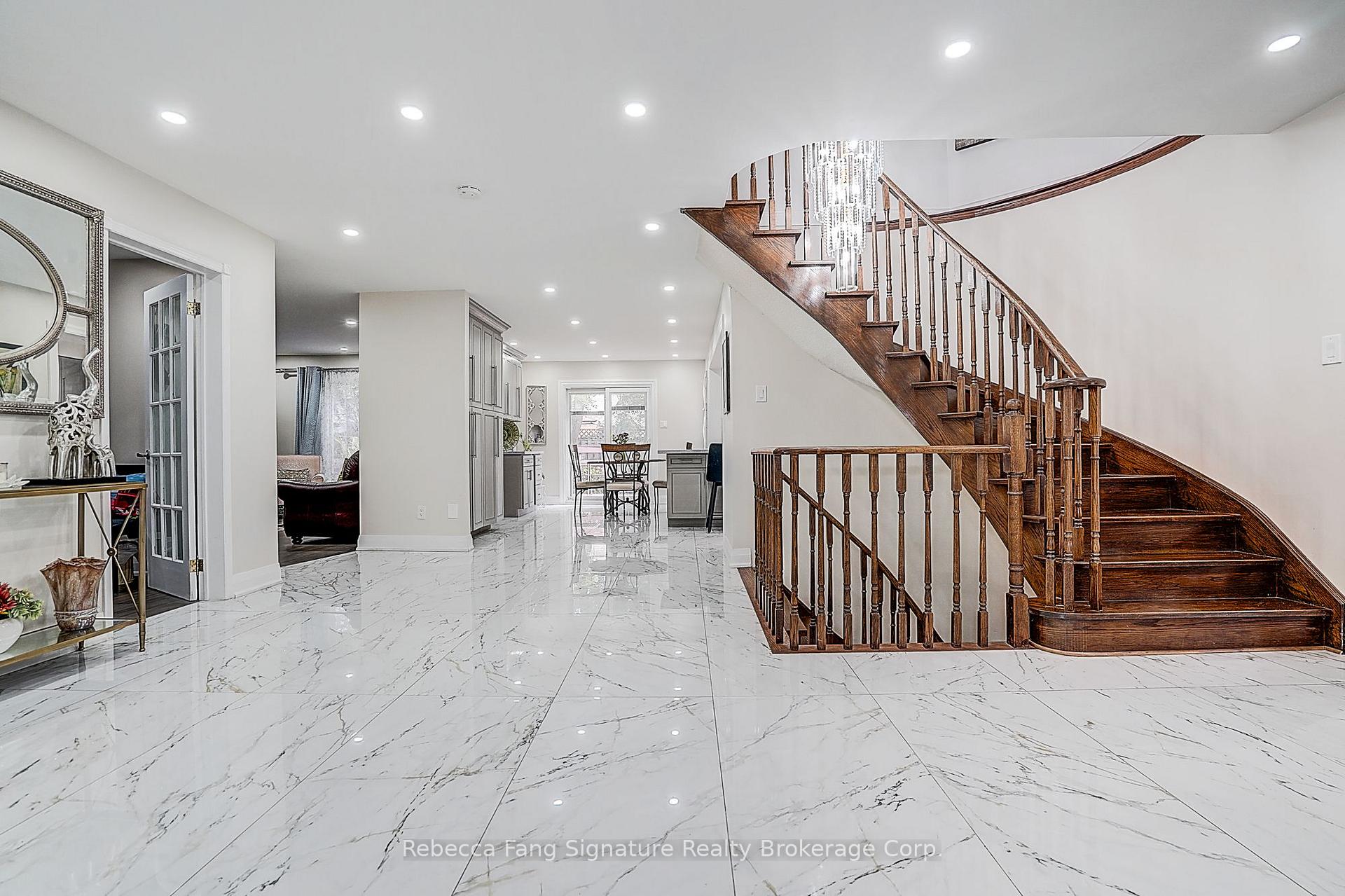 Photo 7 of 10 Settler Court, Brampton, Heart Lake West — HOMEH