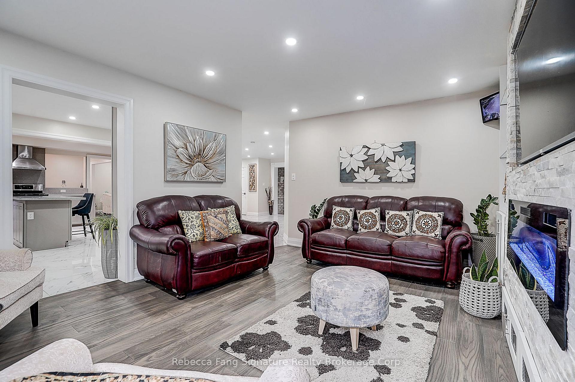 Photo 12 of 10 Settler Court, Brampton, Heart Lake West — HOMEH