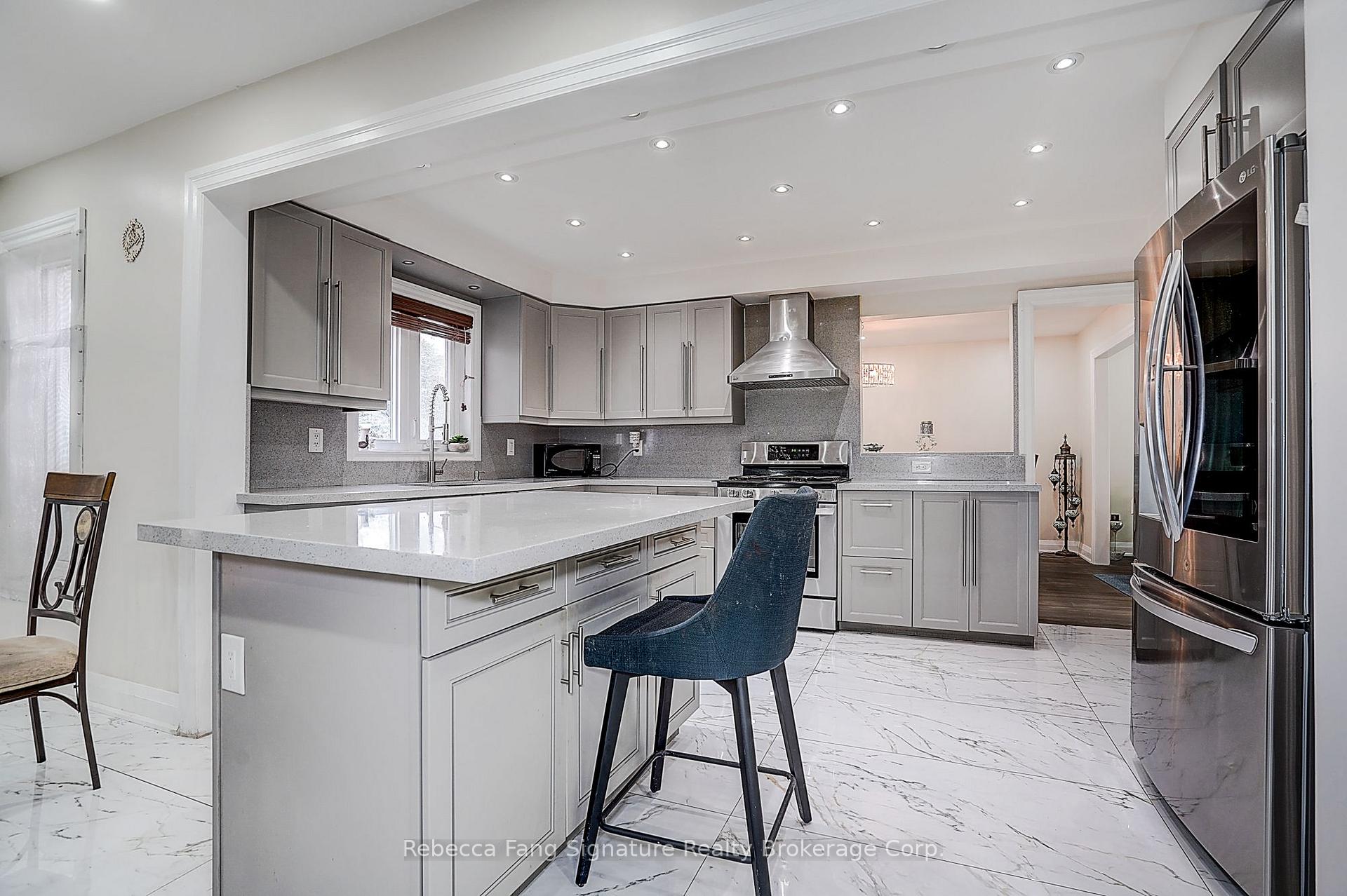 Photo 15 of 10 Settler Court, Brampton, Heart Lake West — HOMEH