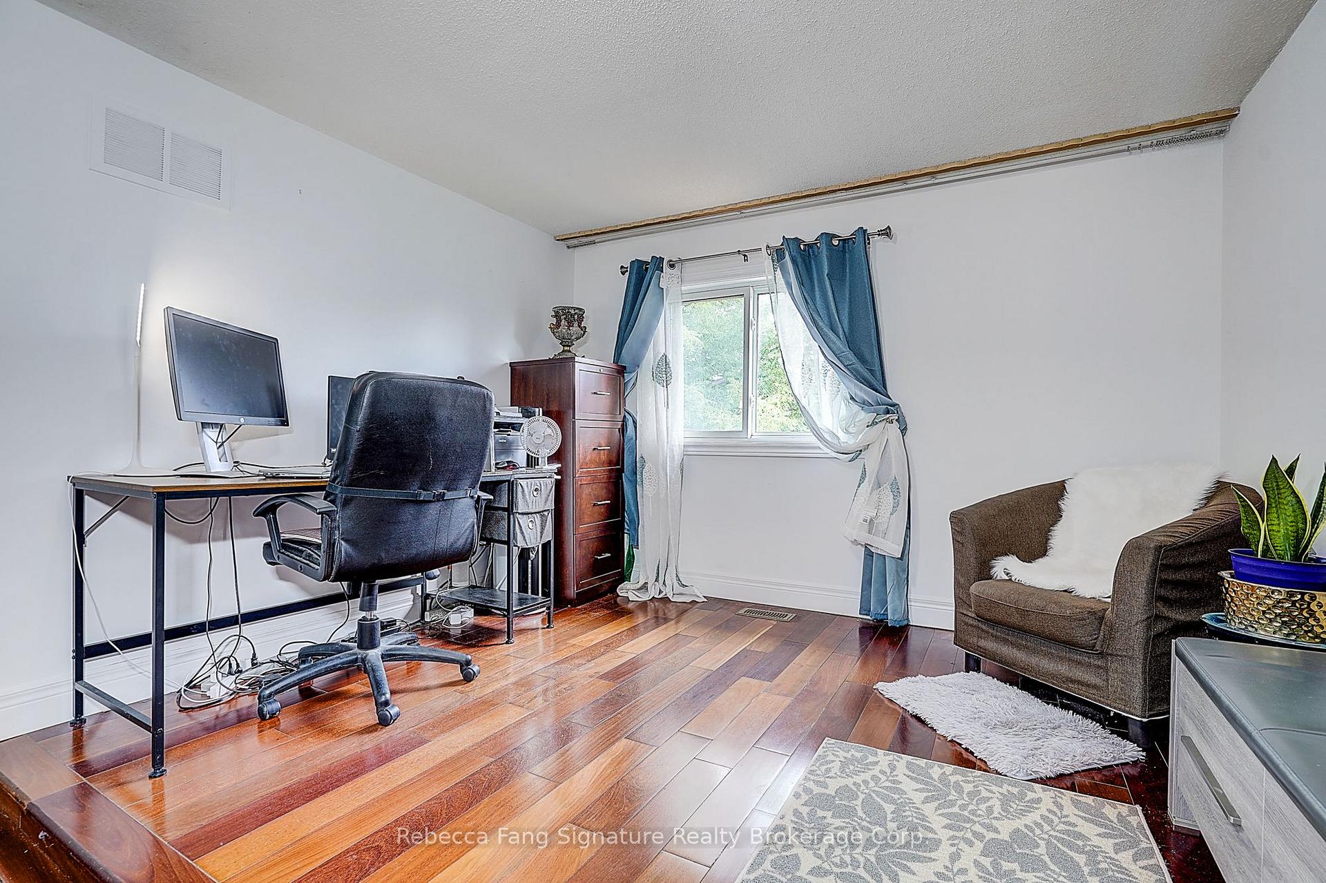 Photo 23 of 10 Settler Court, Brampton, Heart Lake West — HOMEH
