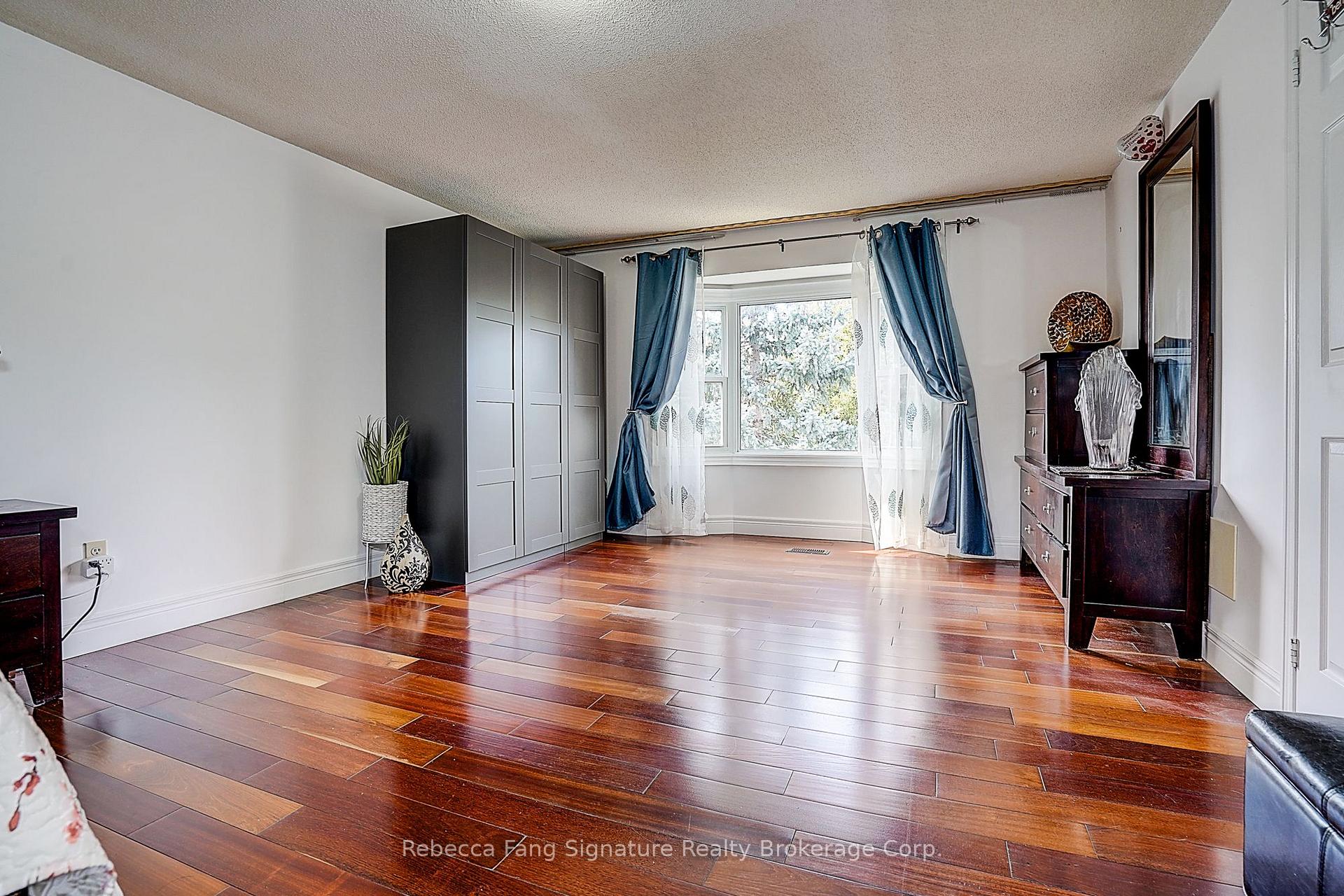 Photo 27 of 10 Settler Court, Brampton, Heart Lake West — HOMEH