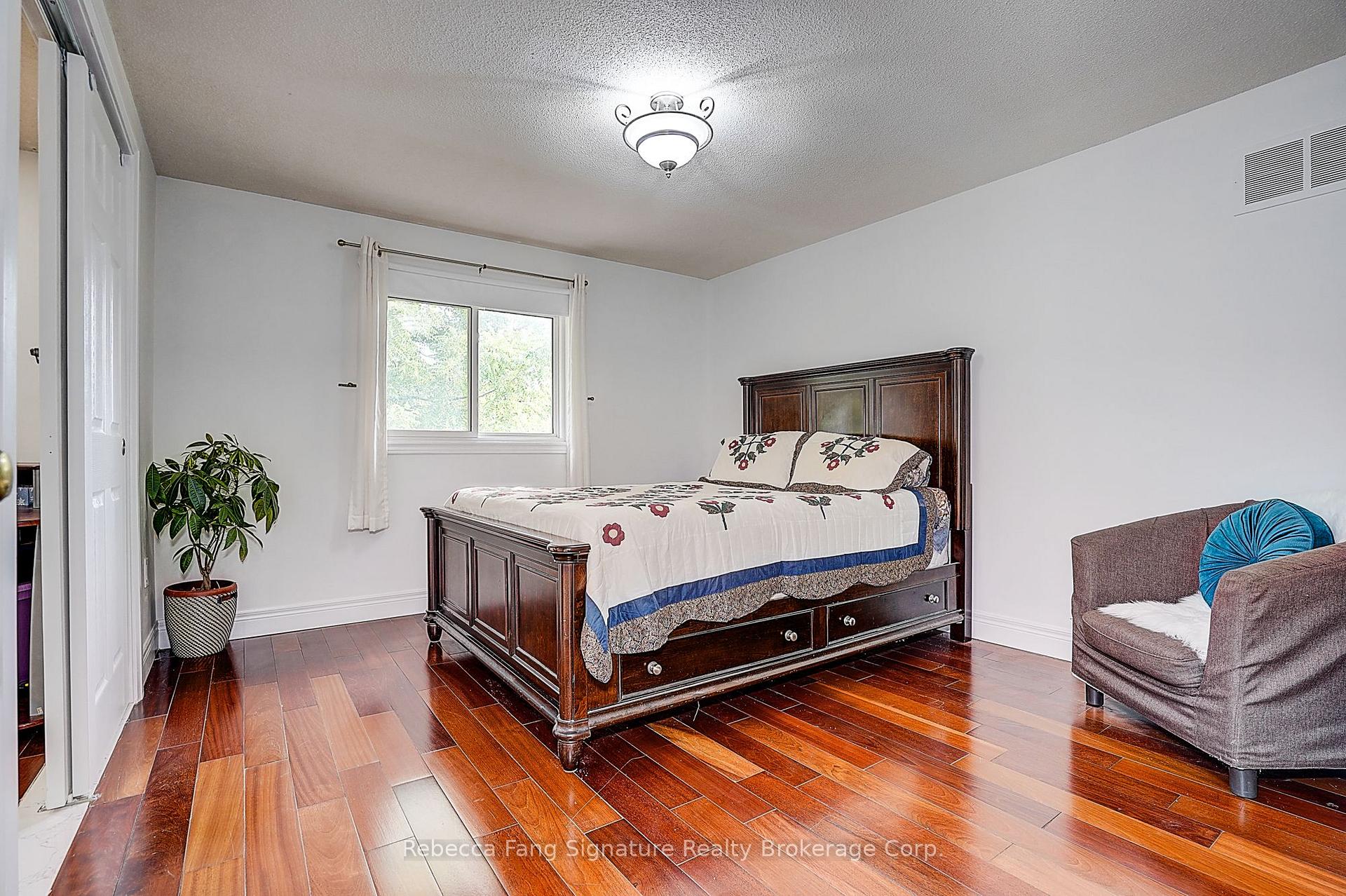 Photo 28 of 10 Settler Court, Brampton, Heart Lake West — HOMEH