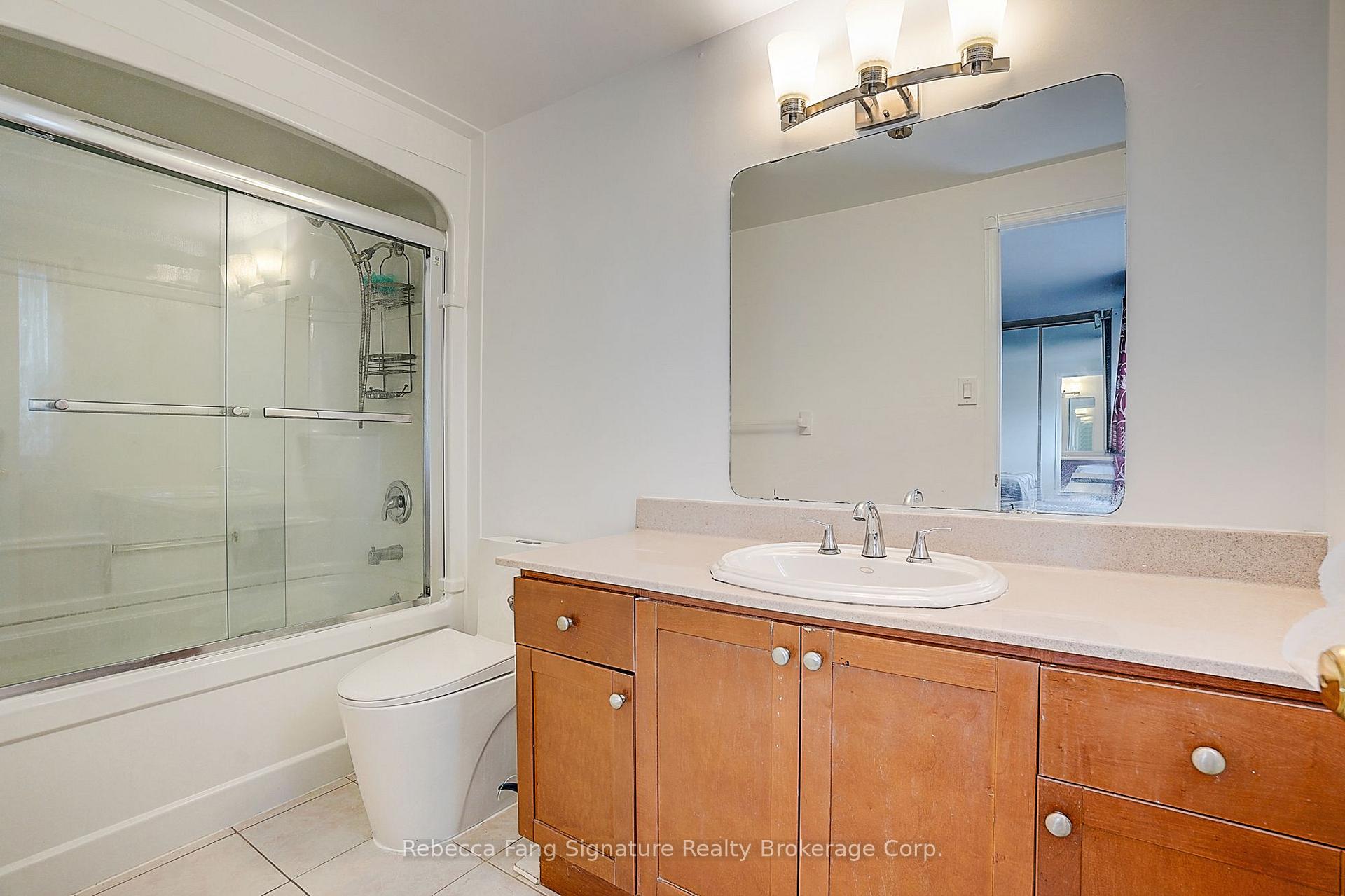 Photo 35 of 10 Settler Court, Brampton, Heart Lake West — HOMEH