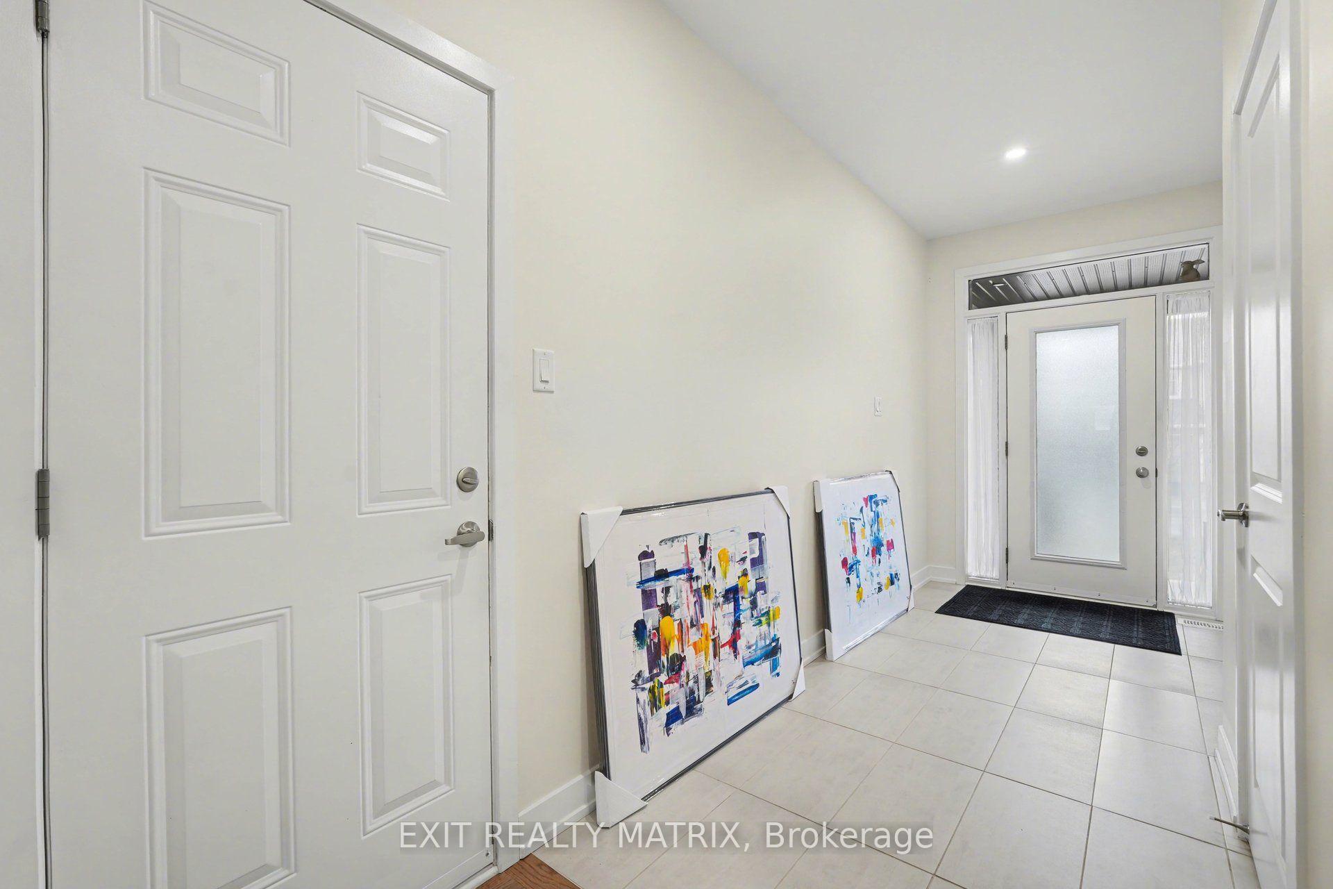 Photo 4 of 656 Putney Crescent, Ottawa, Stittsville (South) — HOMEH