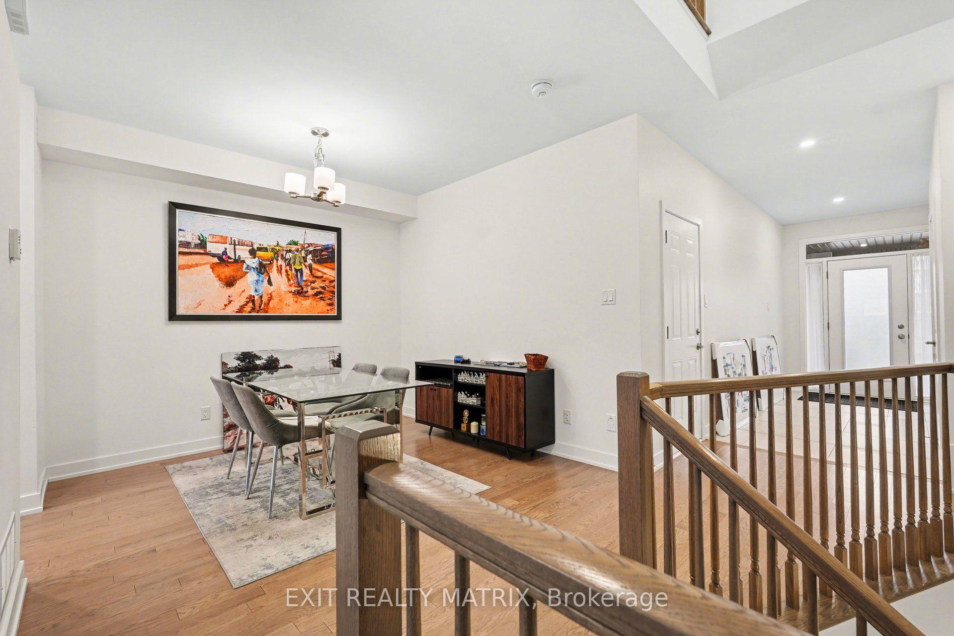 Photo 6 of 656 Putney Crescent, Ottawa, Stittsville (South) — HOMEH