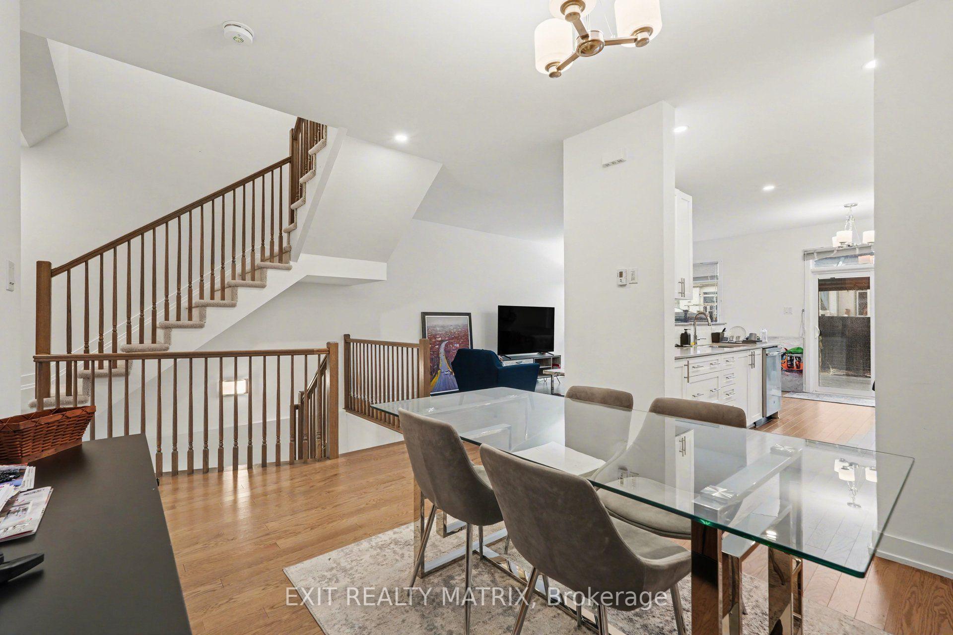 Photo 7 of 656 Putney Crescent, Ottawa, Stittsville (South) — HOMEH