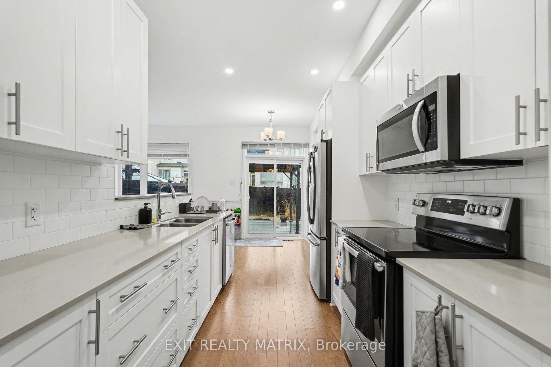 Photo 10 of 656 Putney Crescent, Ottawa, Stittsville (South) — HOMEH
