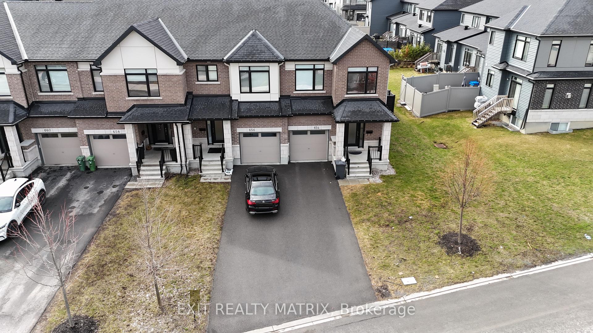 Photo 33 of 656 Putney Crescent, Ottawa, Stittsville (South) — HOMEH