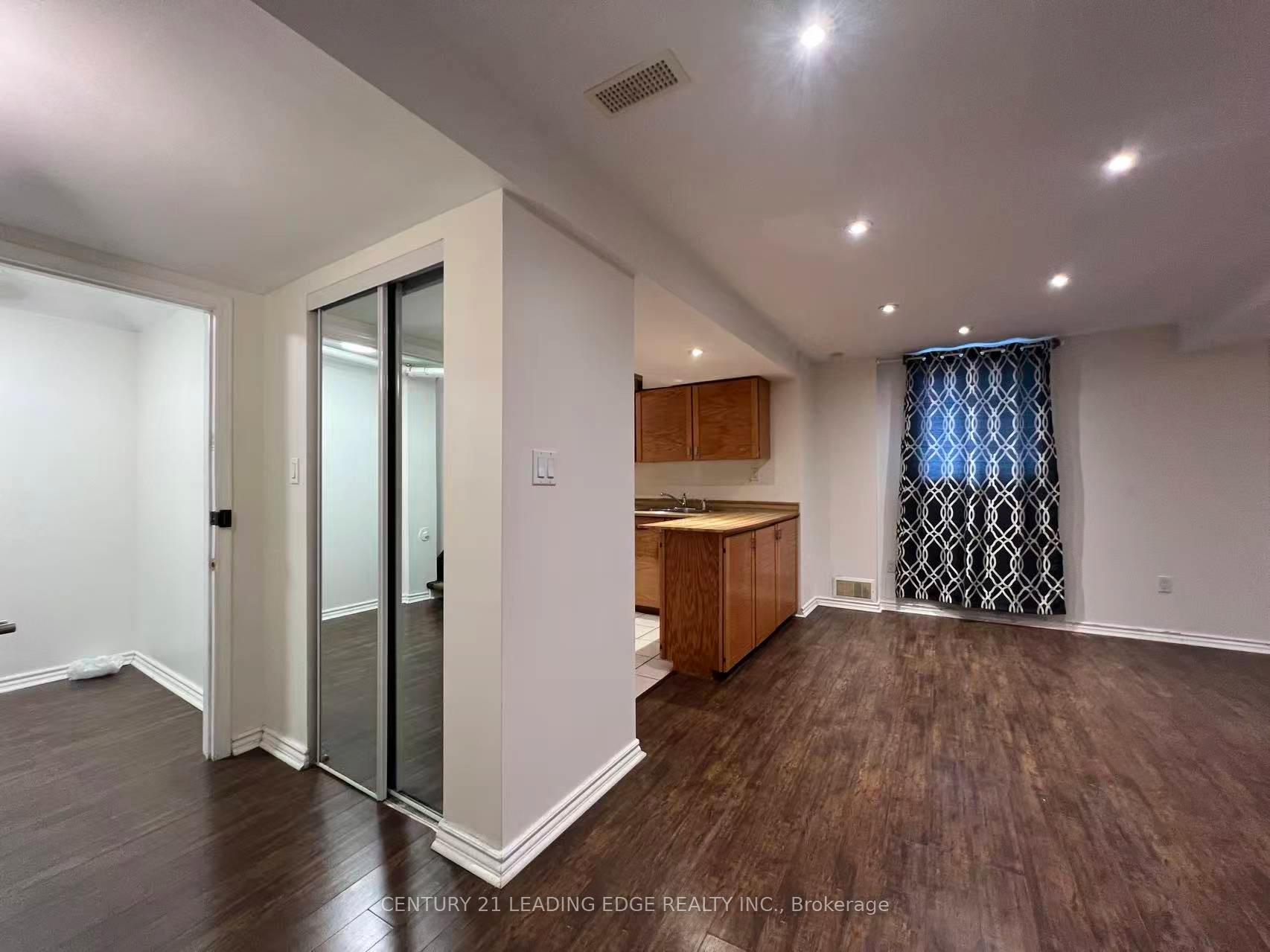 Photo 4 of Unit Lower Level, 33 Cavalry Trail, Markham, Buttonville — HOMEH