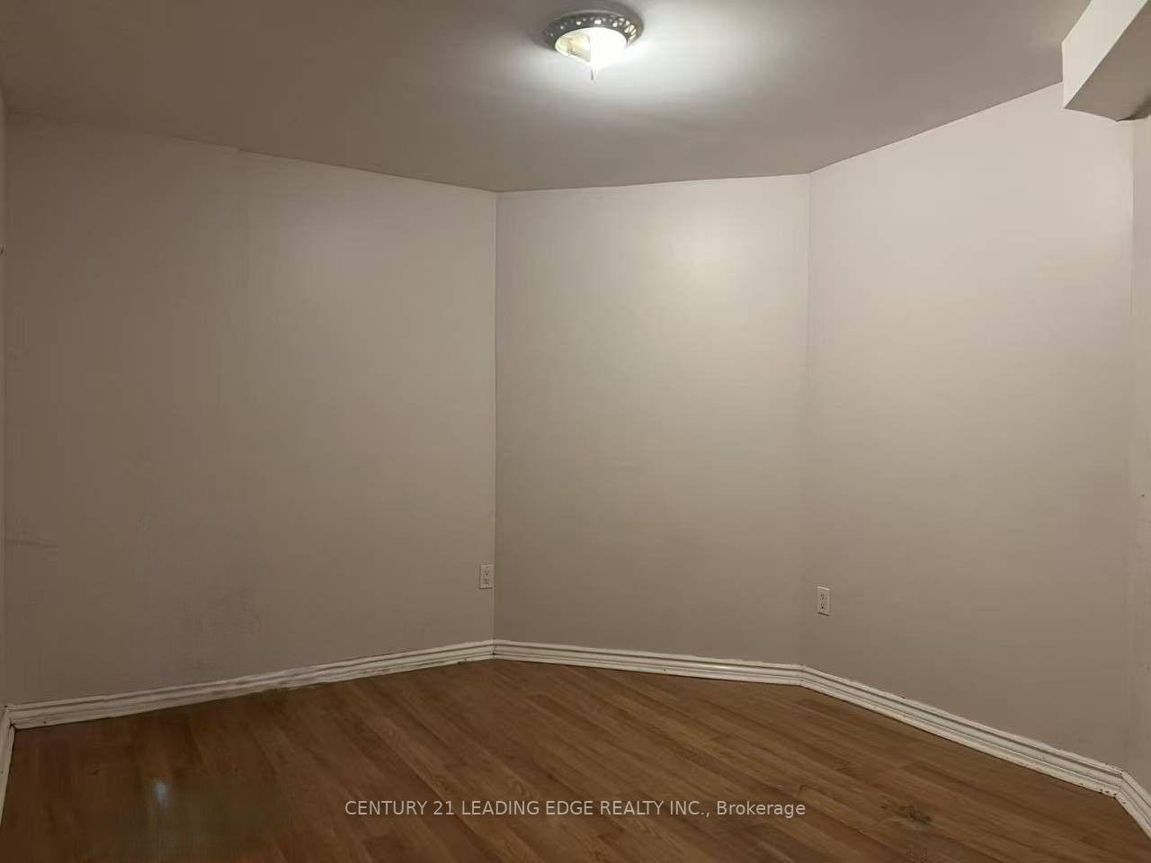 Photo 9 of Unit Lower Level, 33 Cavalry Trail, Markham, Buttonville — HOMEH