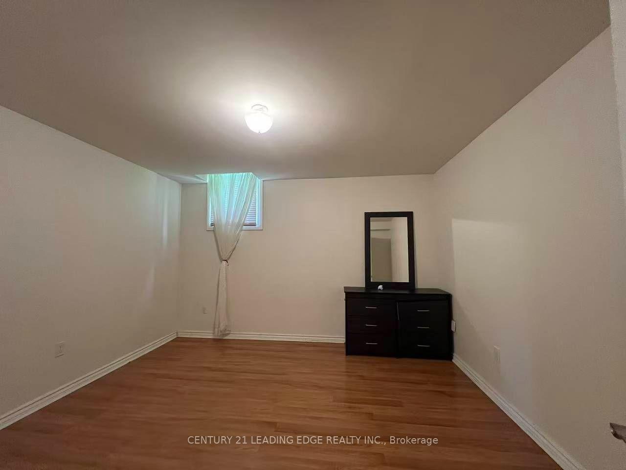 Photo 10 of Unit Lower Level, 33 Cavalry Trail, Markham, Buttonville — HOMEH