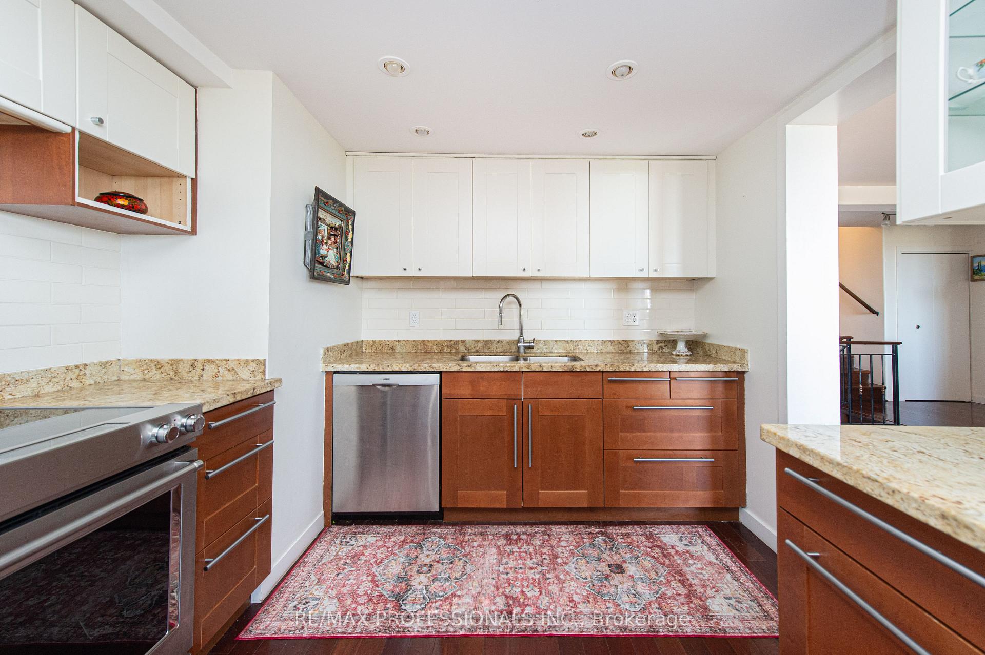 Photo 11 of Unit PH08, 296 Mill Road, Etobicoke, Markland Wood — HOMEH