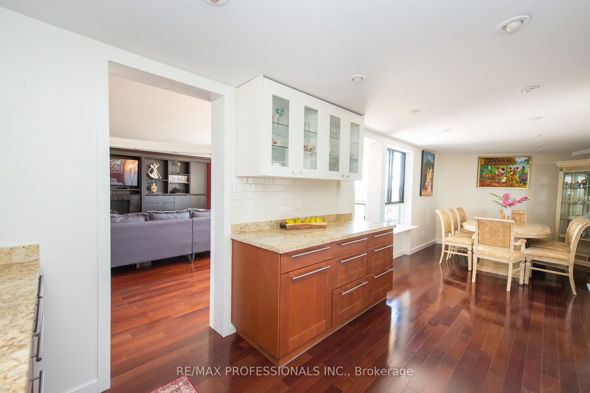 Photo 17 of Unit PH08, 296 Mill Road, Etobicoke, Markland Wood — HOMEH