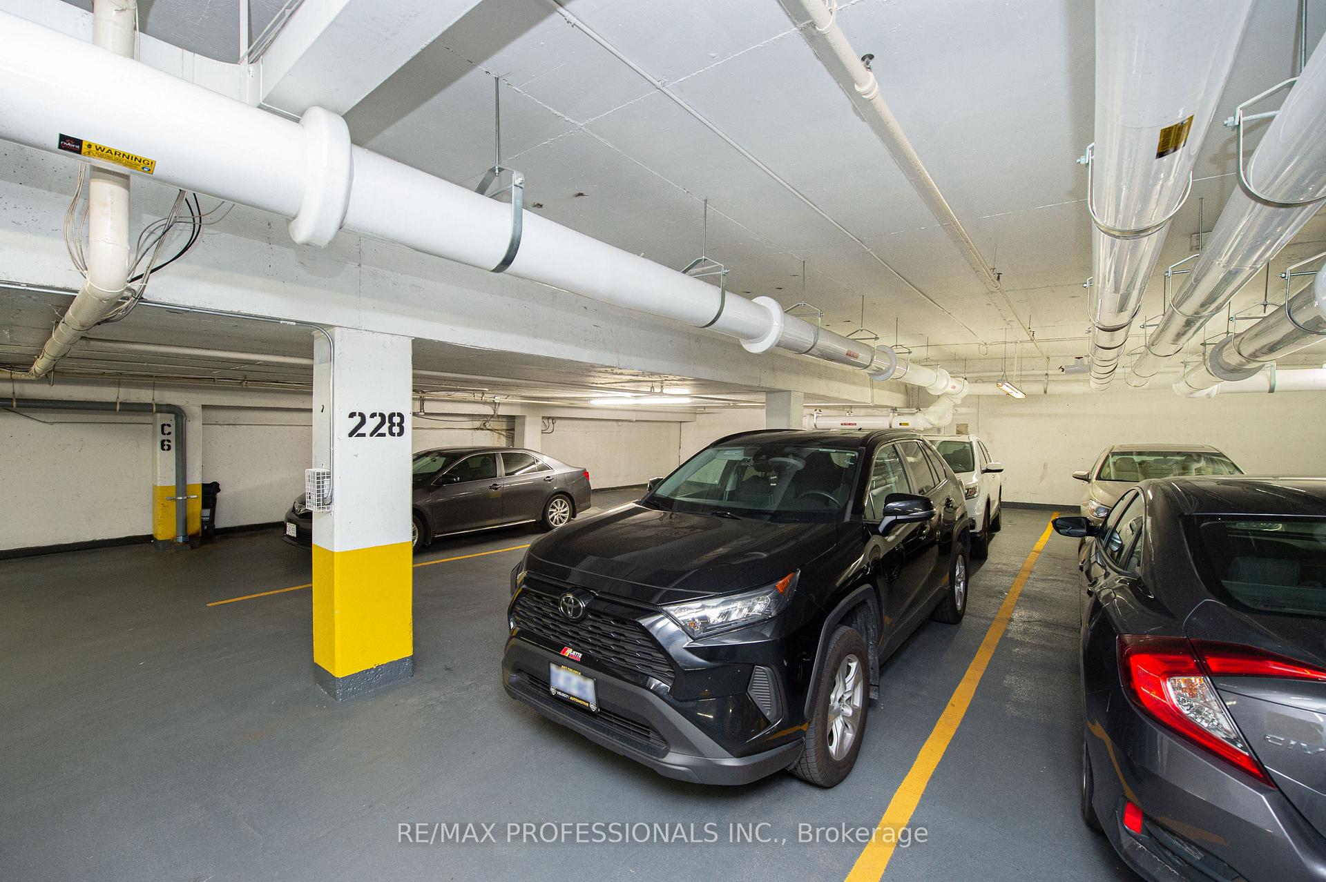 Photo 32 of Unit PH08, 296 Mill Road, Etobicoke, Markland Wood — HOMEH