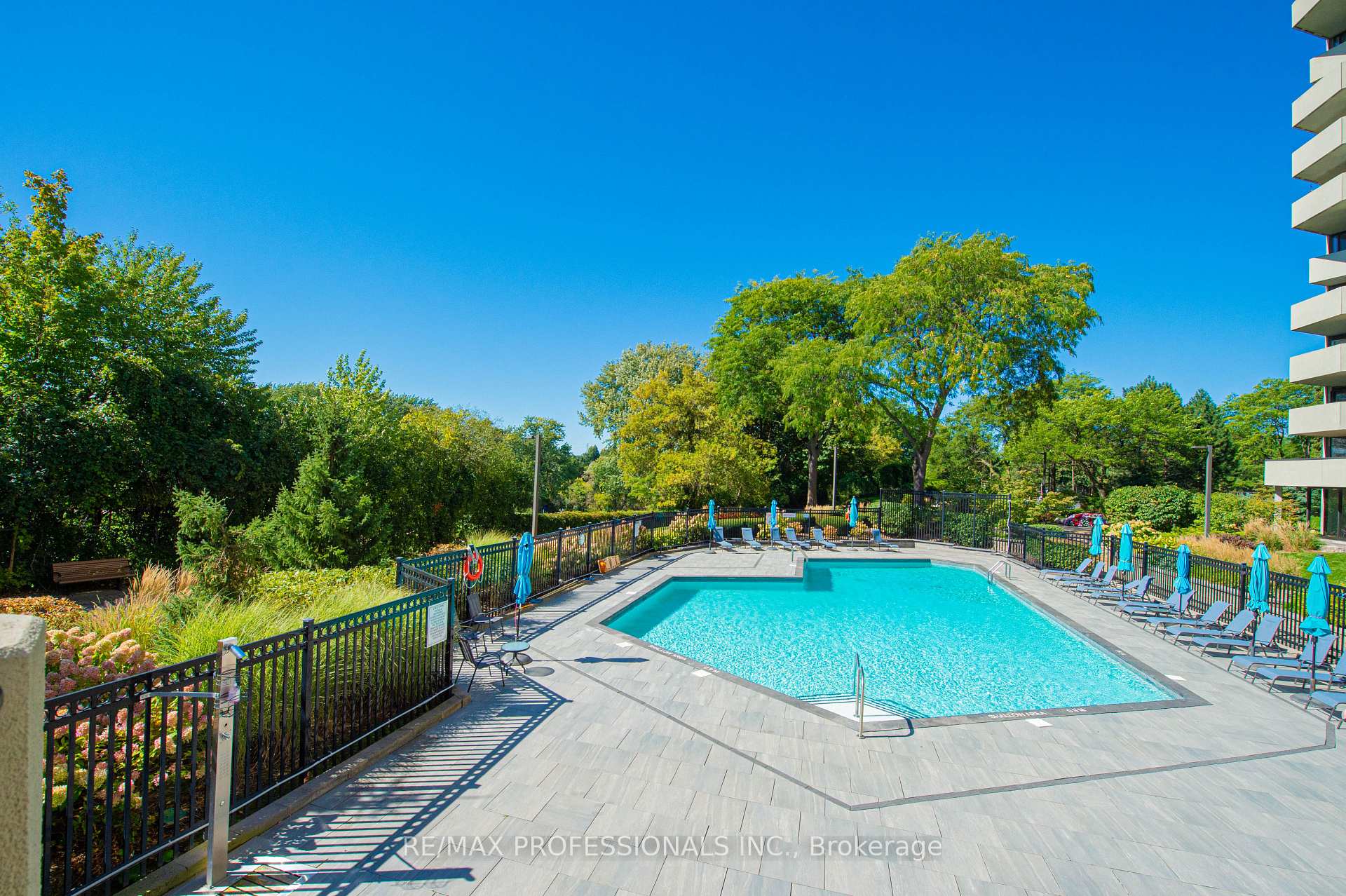 Photo 41 of Unit PH08, 296 Mill Road, Etobicoke, Markland Wood — HOMEH