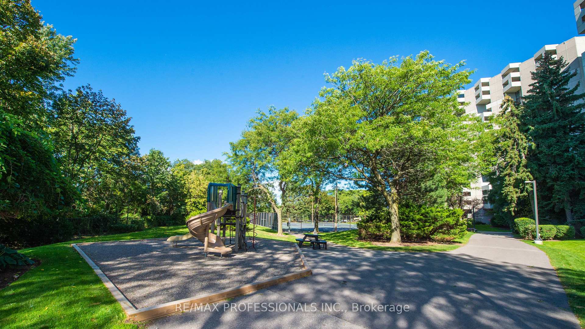 Photo 45 of Unit PH08, 296 Mill Road, Etobicoke, Markland Wood — HOMEH