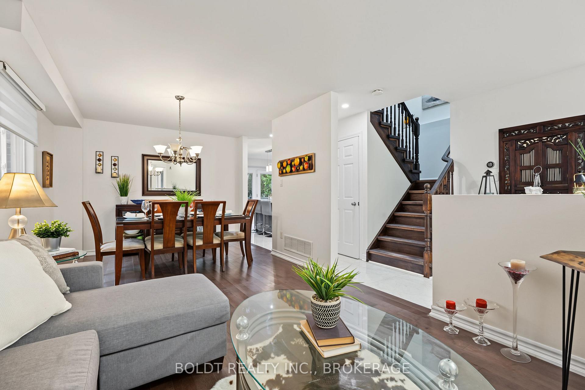 Photo 9 of 17 Valridge Drive, Hamilton, Ancaster — HOMEH