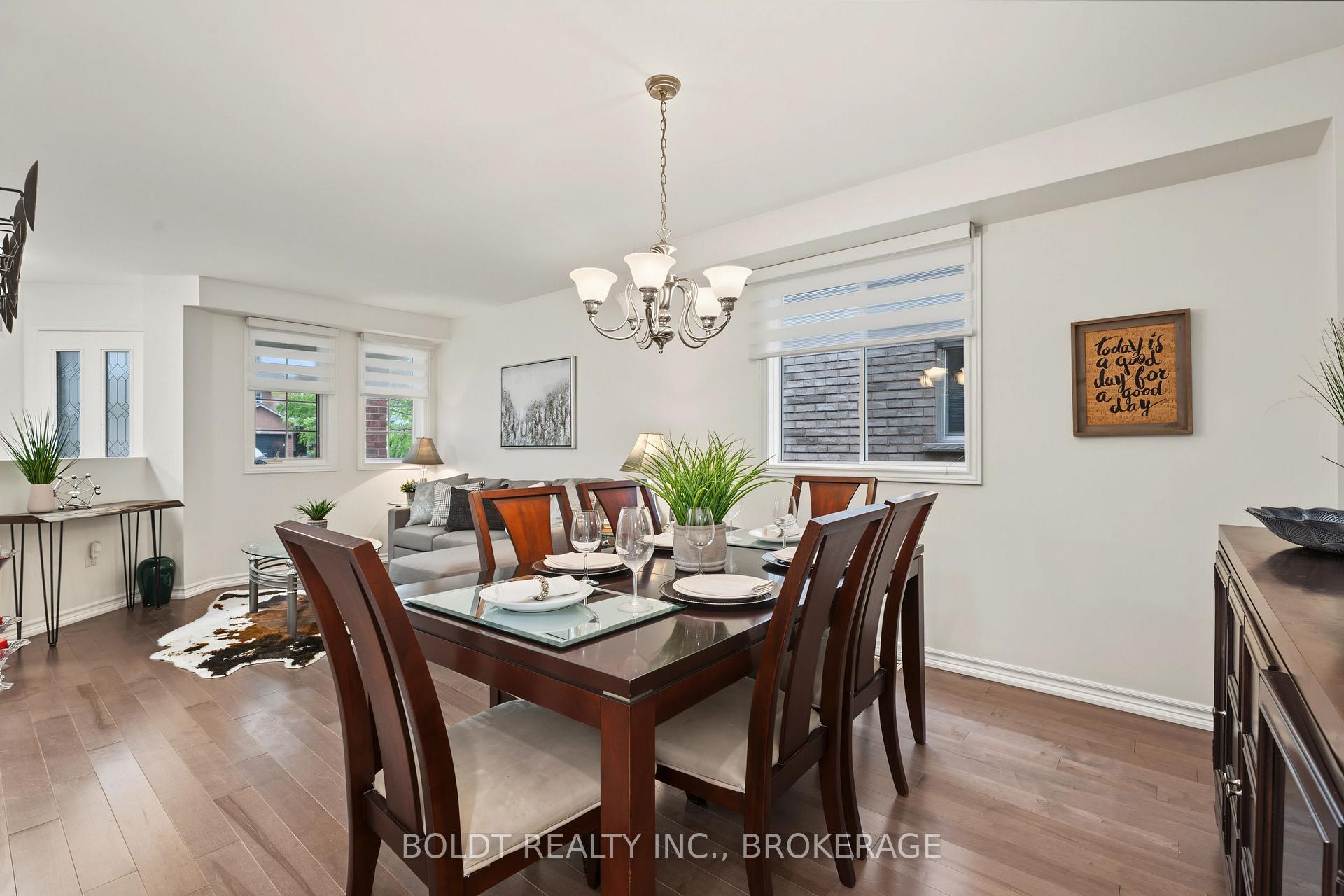 Photo 11 of 17 Valridge Drive, Hamilton, Ancaster — HOMEH
