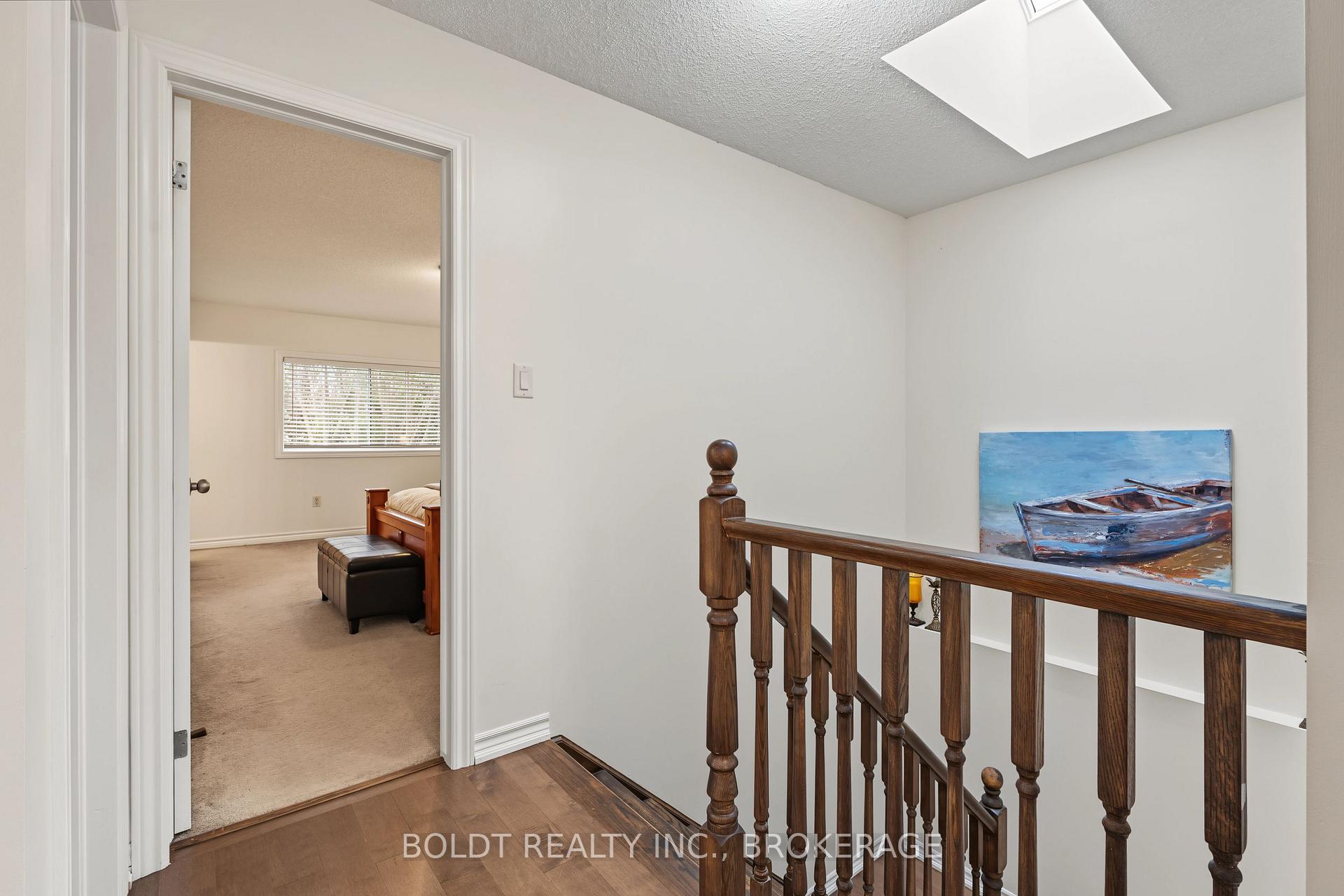 Photo 20 of 17 Valridge Drive, Hamilton, Ancaster — HOMEH